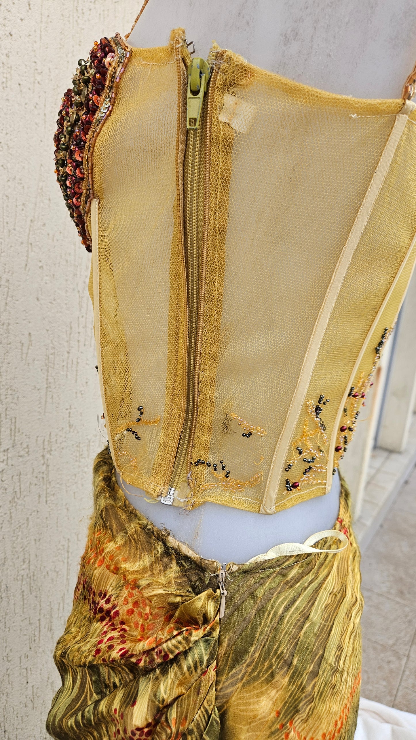 Ensemble en soie et broderies