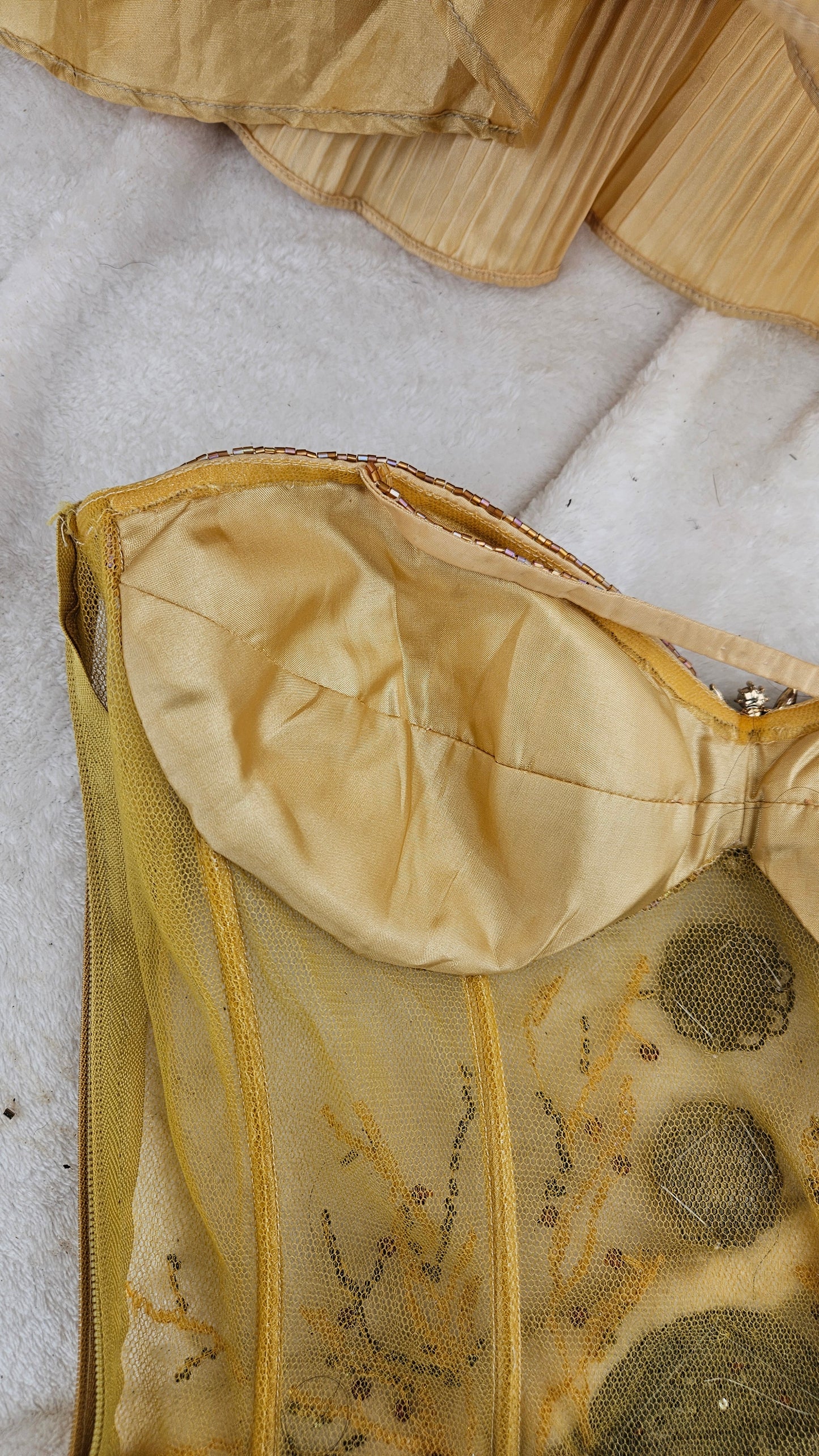 Ensemble en soie et broderies