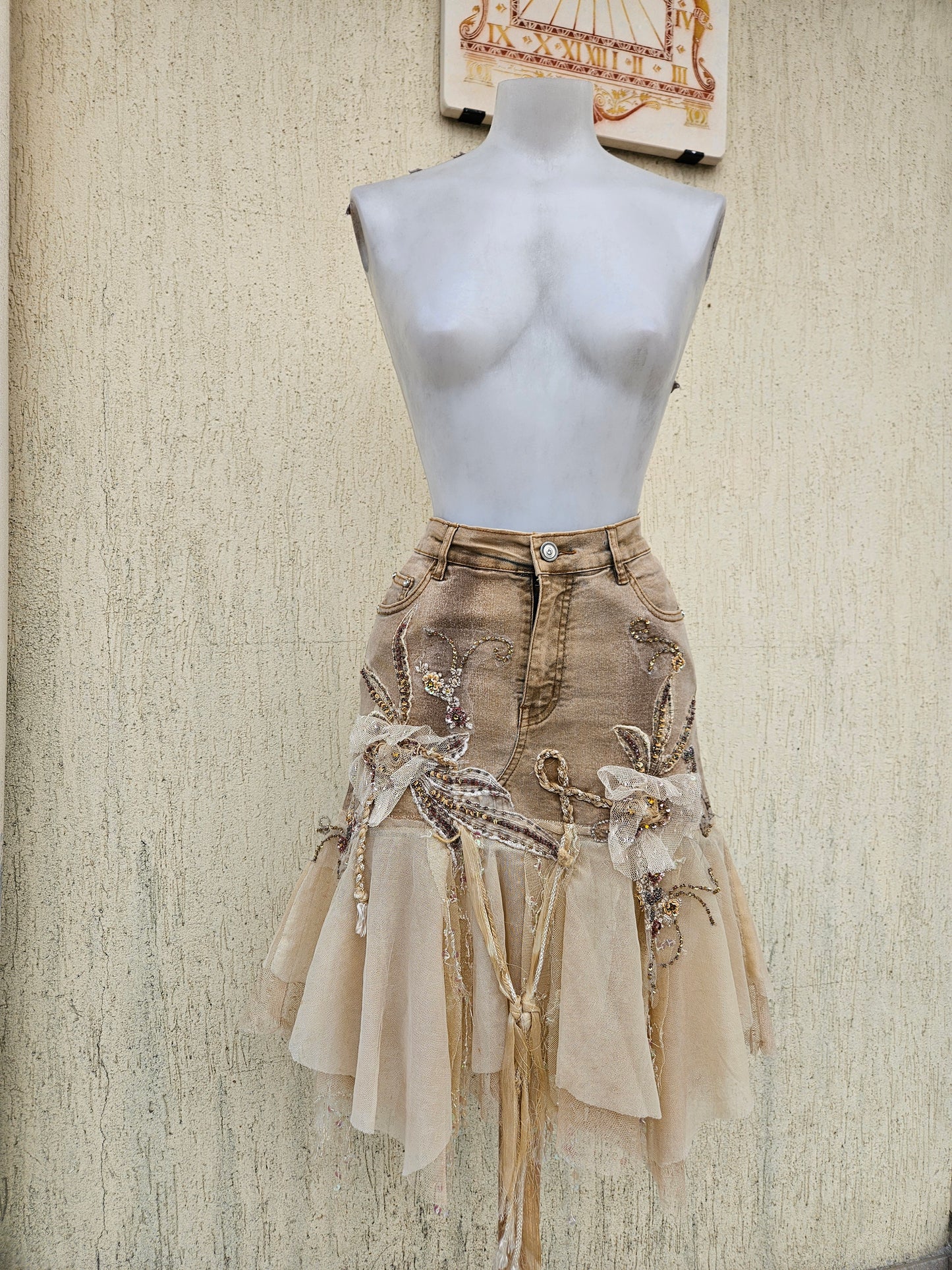 Embroidered denim skirt