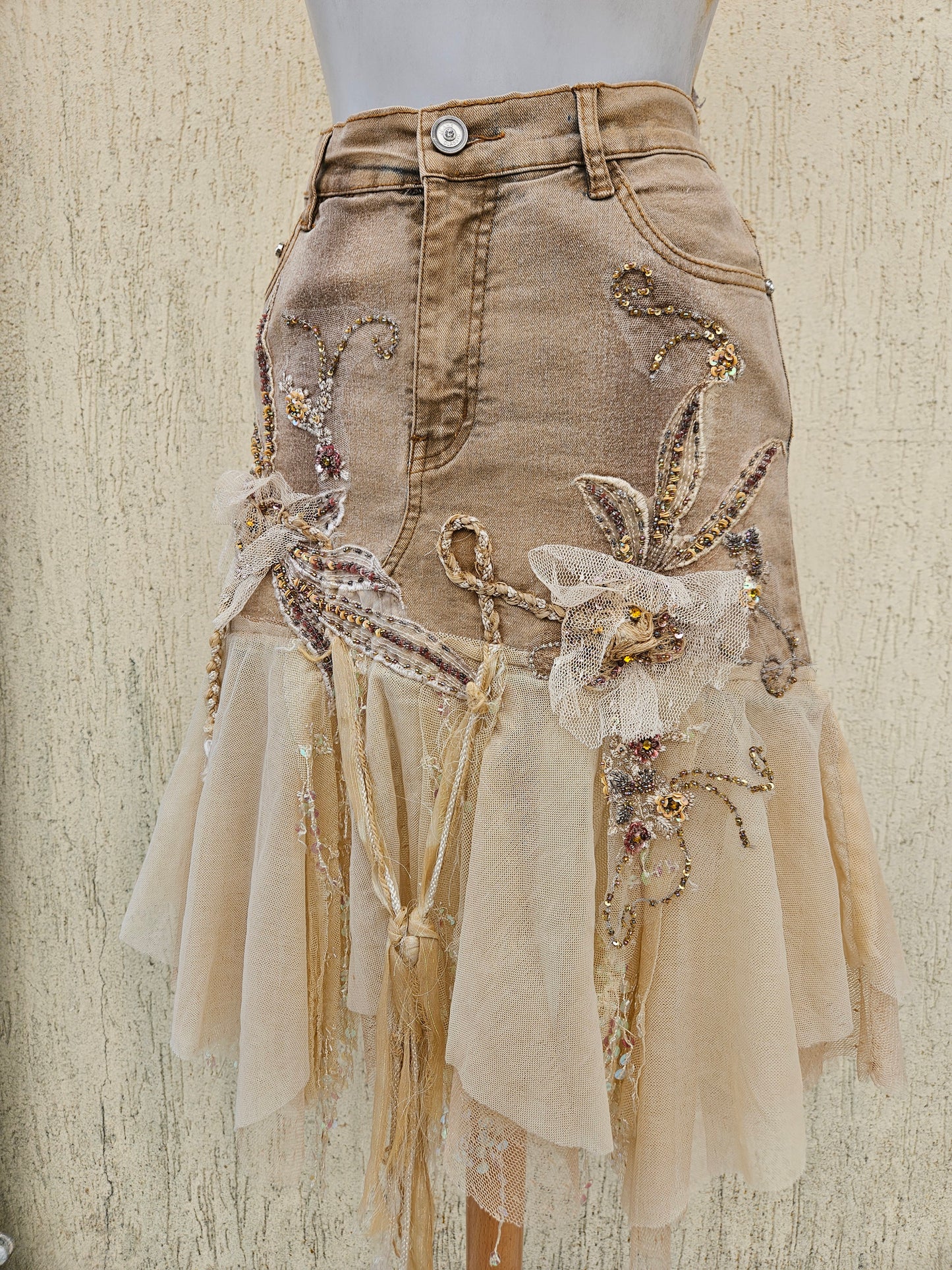 Embroidered denim skirt