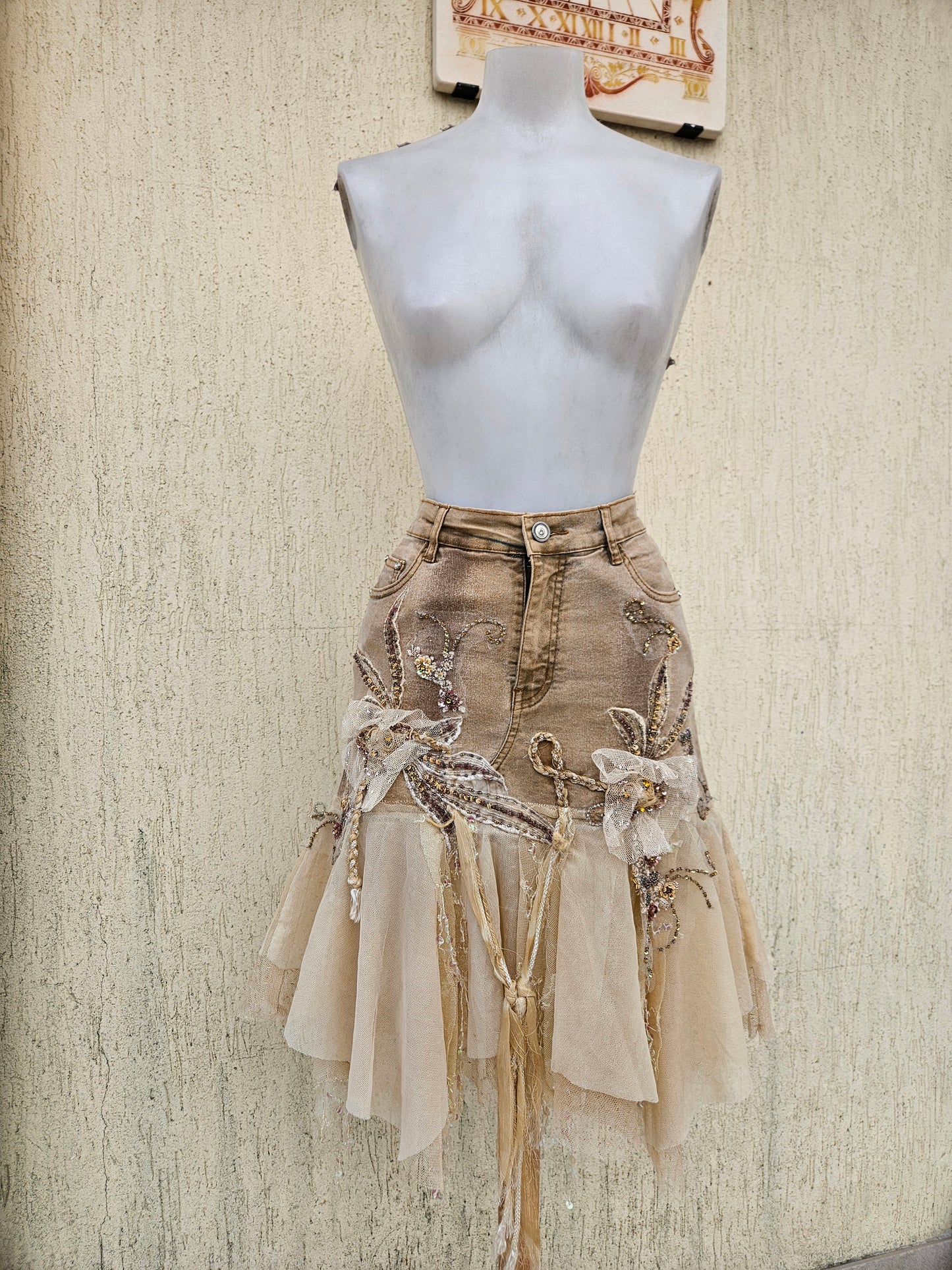 Embroidered denim skirt