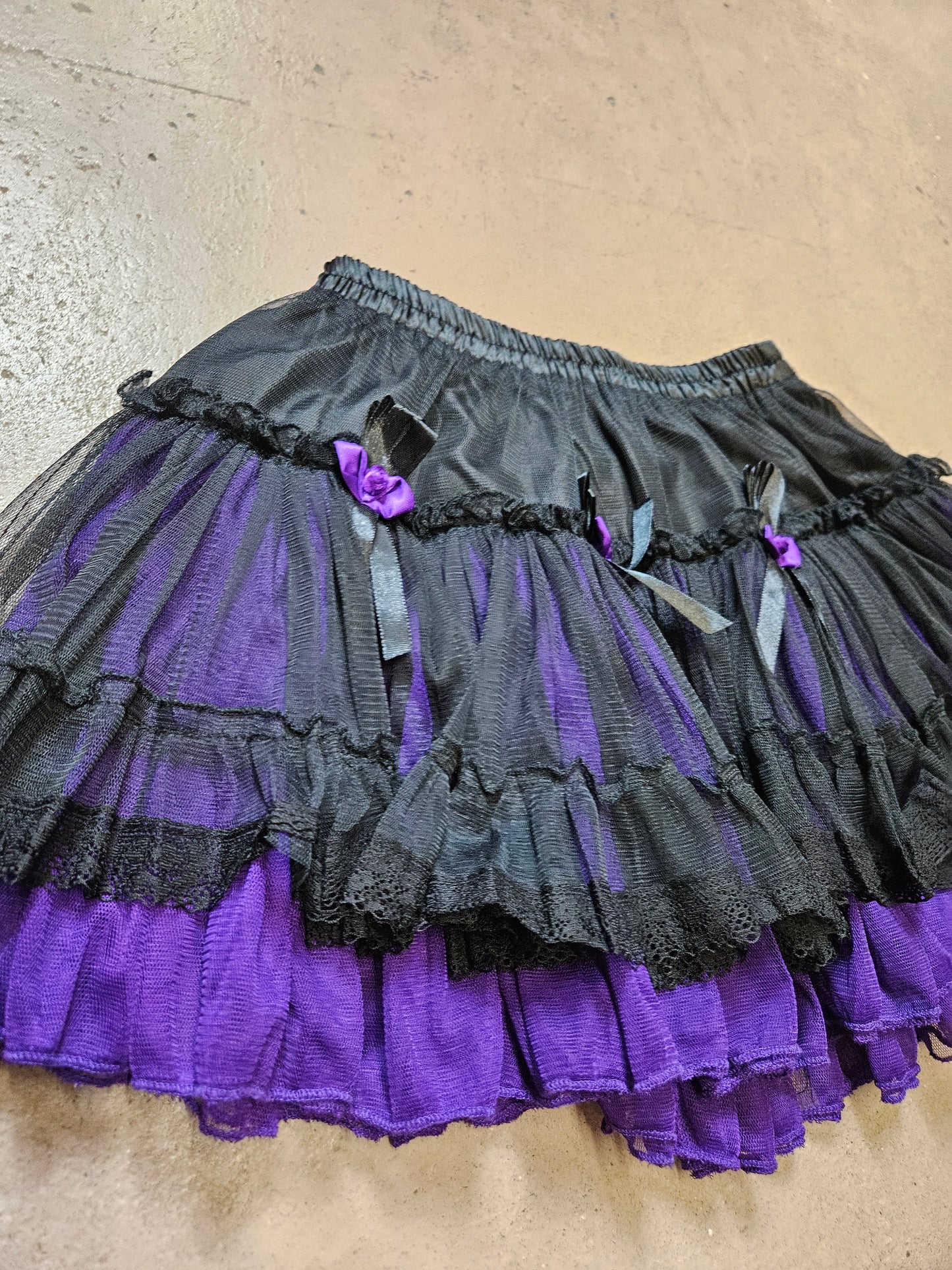 Mini jupe style tutu détails nœuds