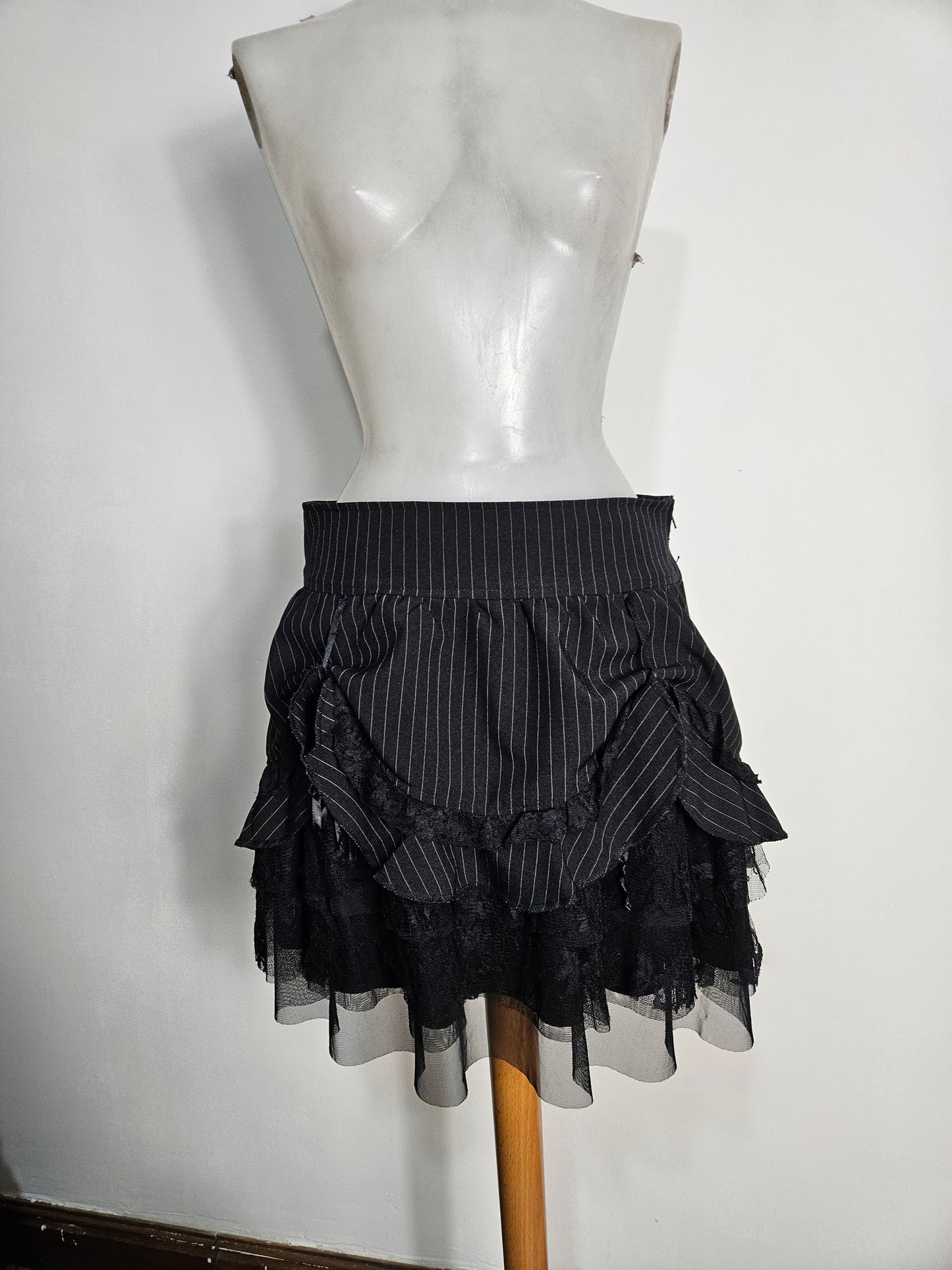 Jupe rayé asymétrique avec dentelle