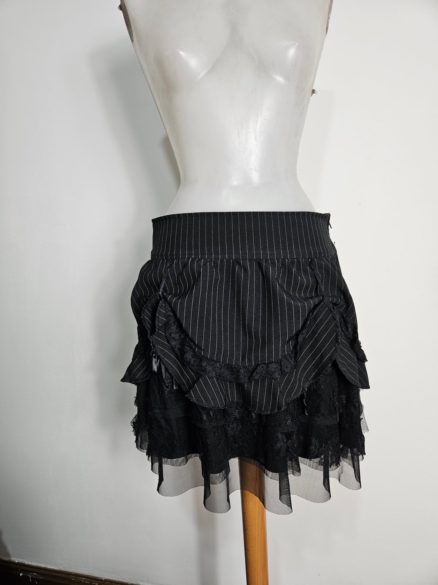 Jupe rayé asymétrique avec dentelle