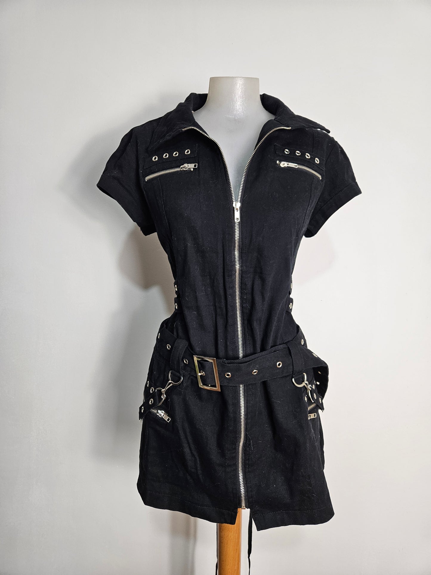 Minivestido de tirantes y cordones