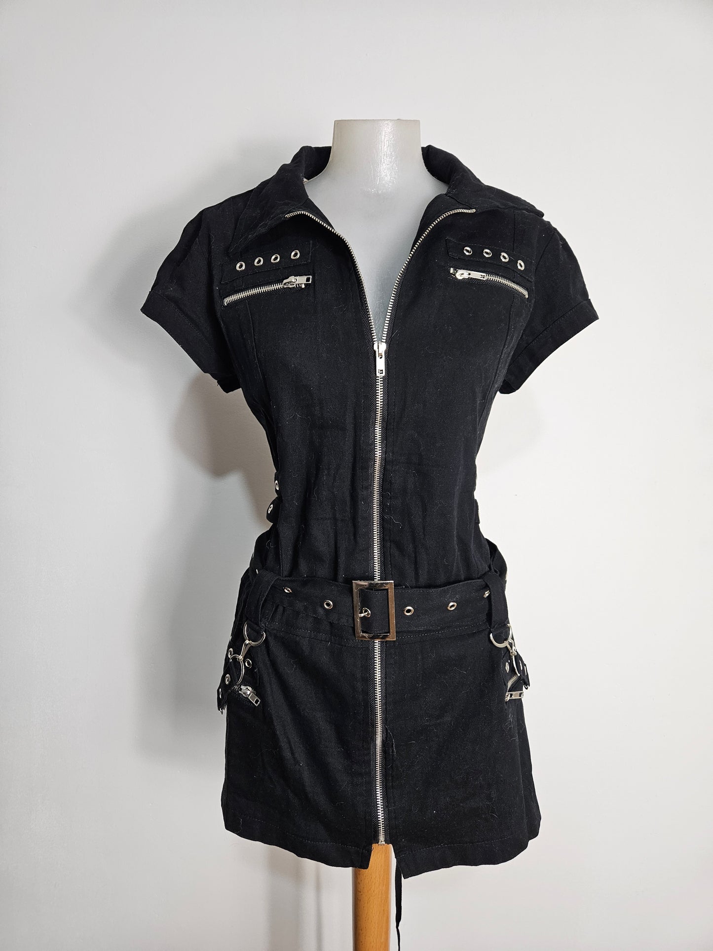Minivestido de tirantes y cordones