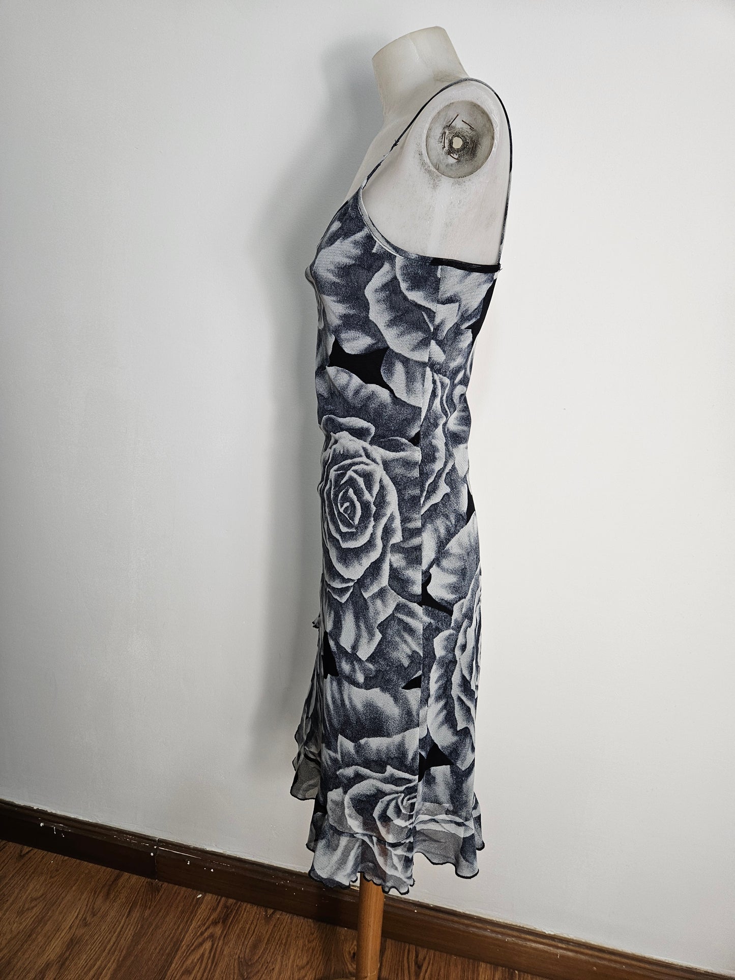 Robe en voile fleuri gris et noir