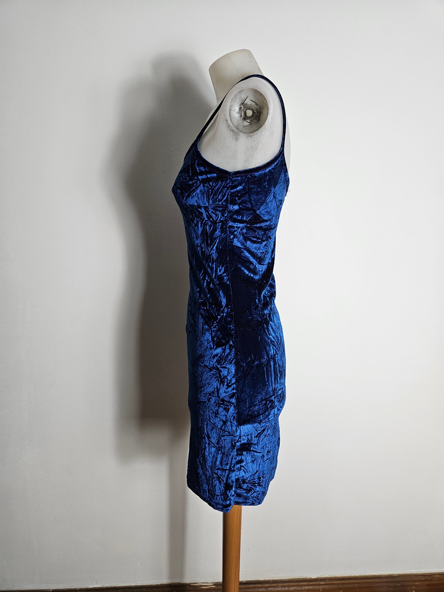 Robe velours froissée bleu et rouge