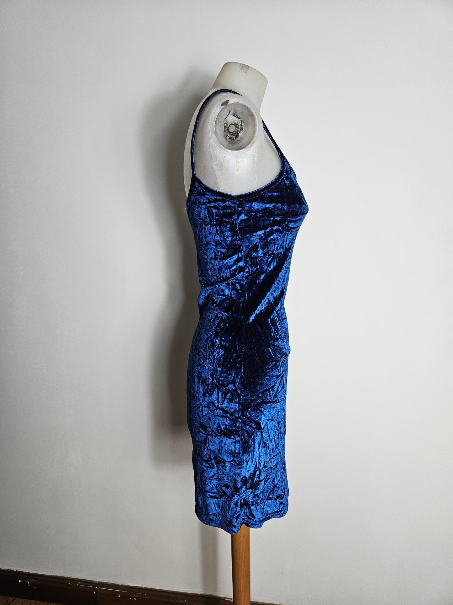 Robe velours froissée bleu et rouge