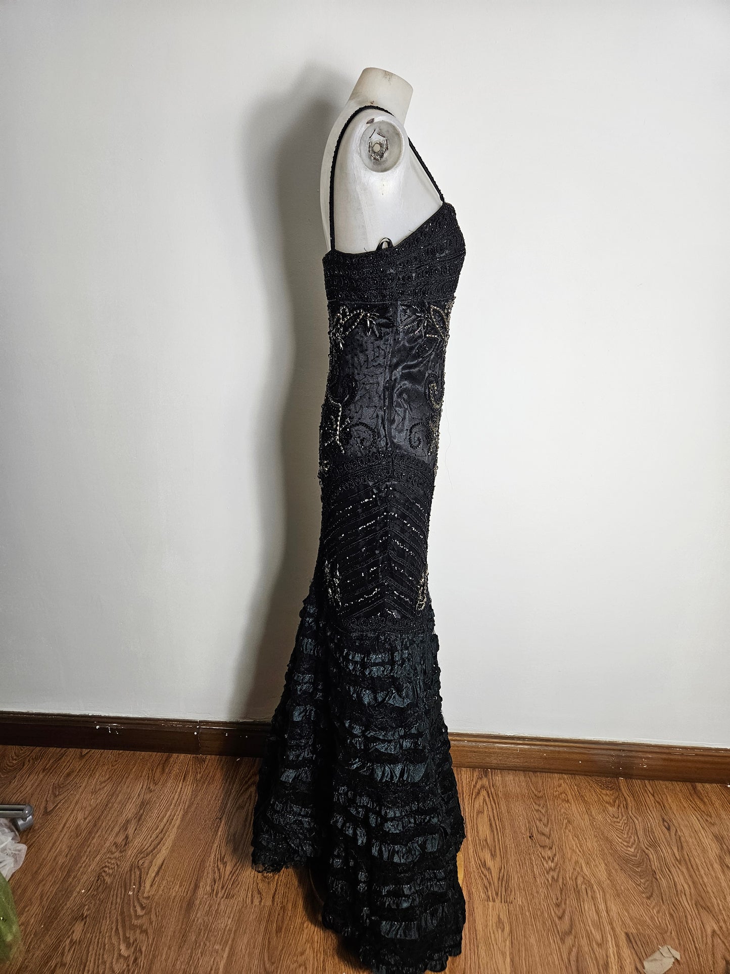 Robe maxi noire brodée