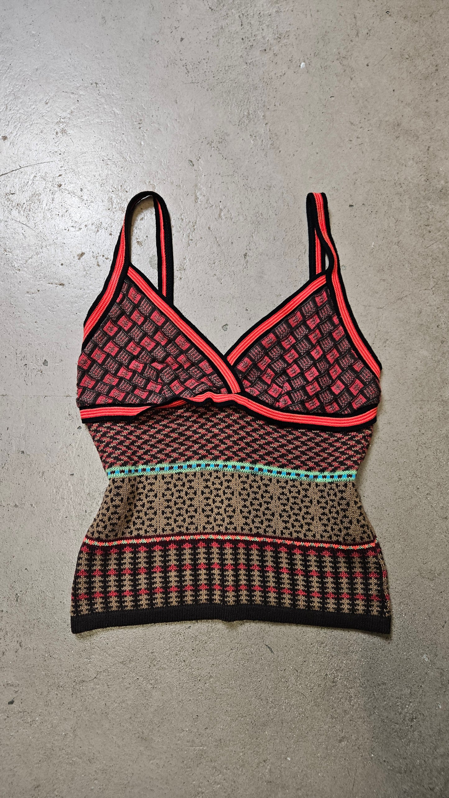 Haut en crochet tricolore