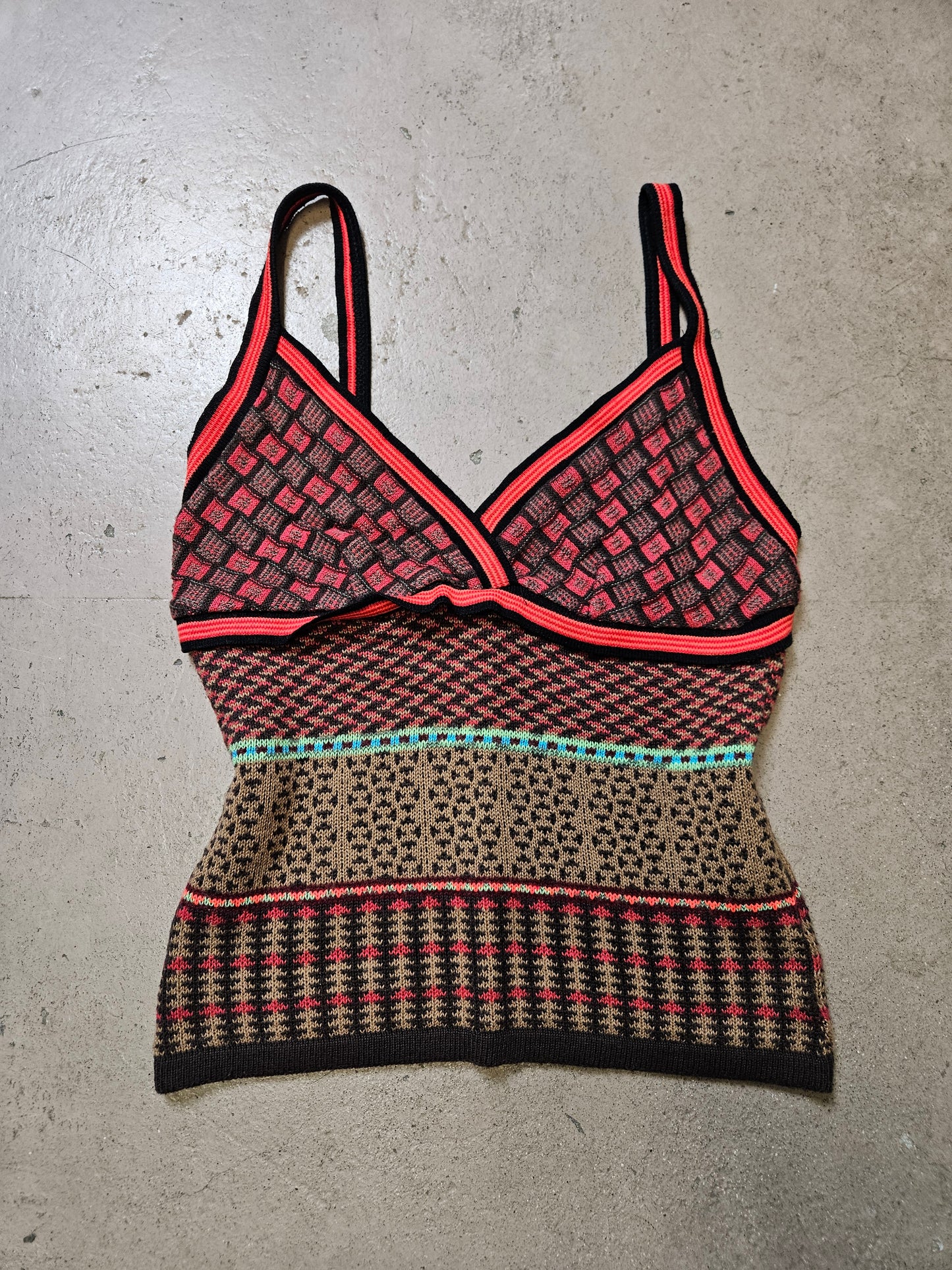 Haut en crochet tricolore