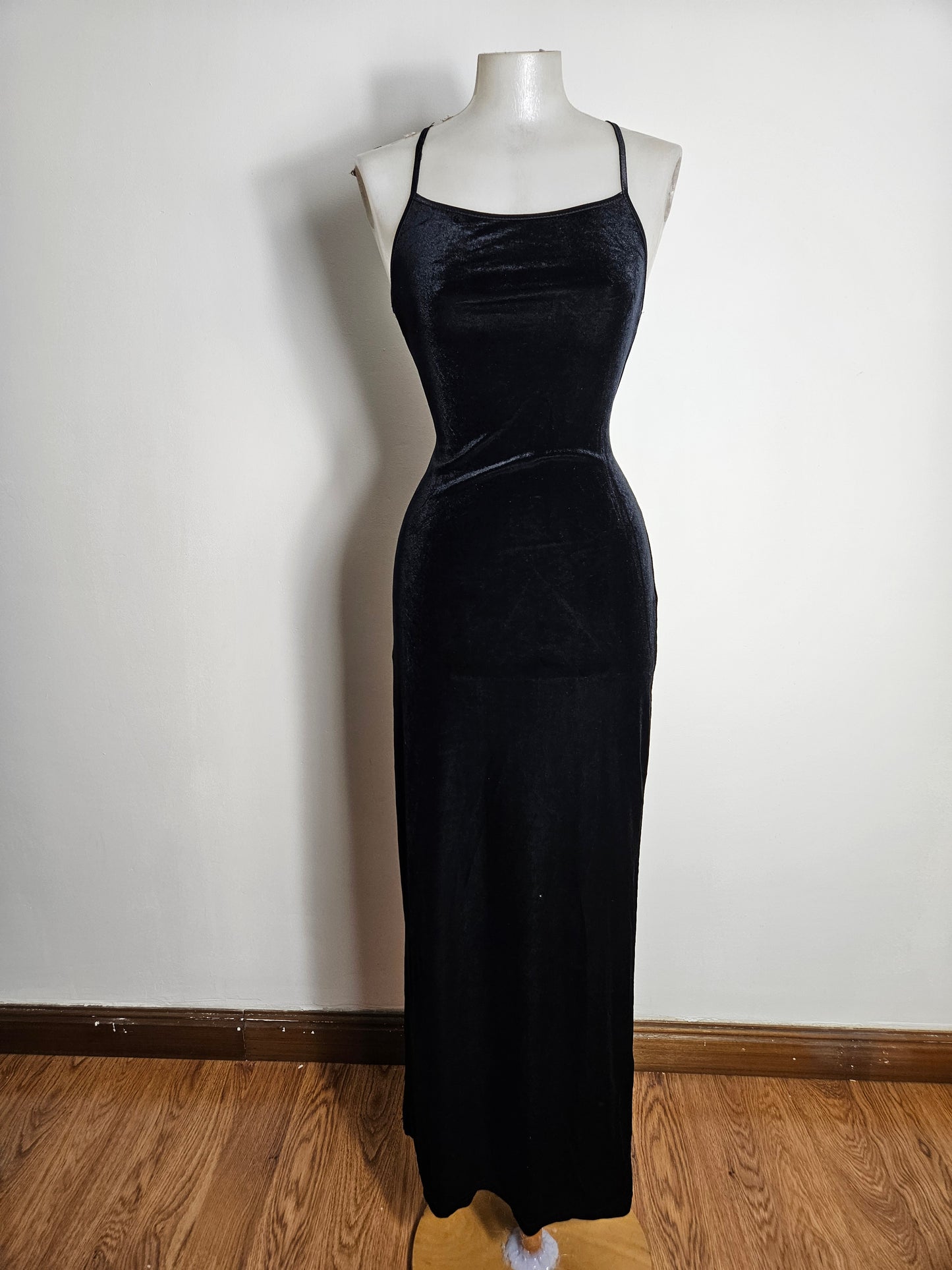 Maxivestido de terciopelo liso negro