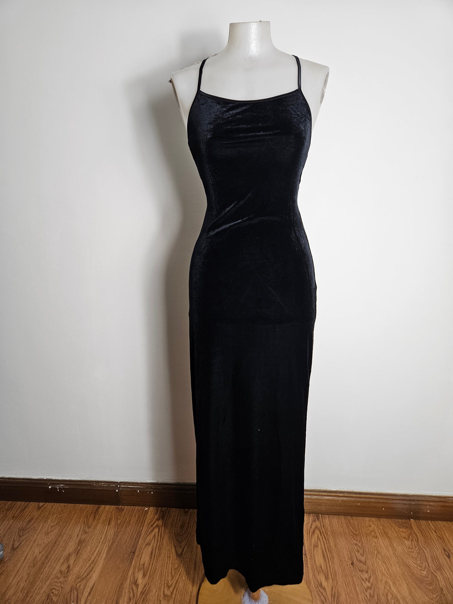 Maxivestido de terciopelo liso negro