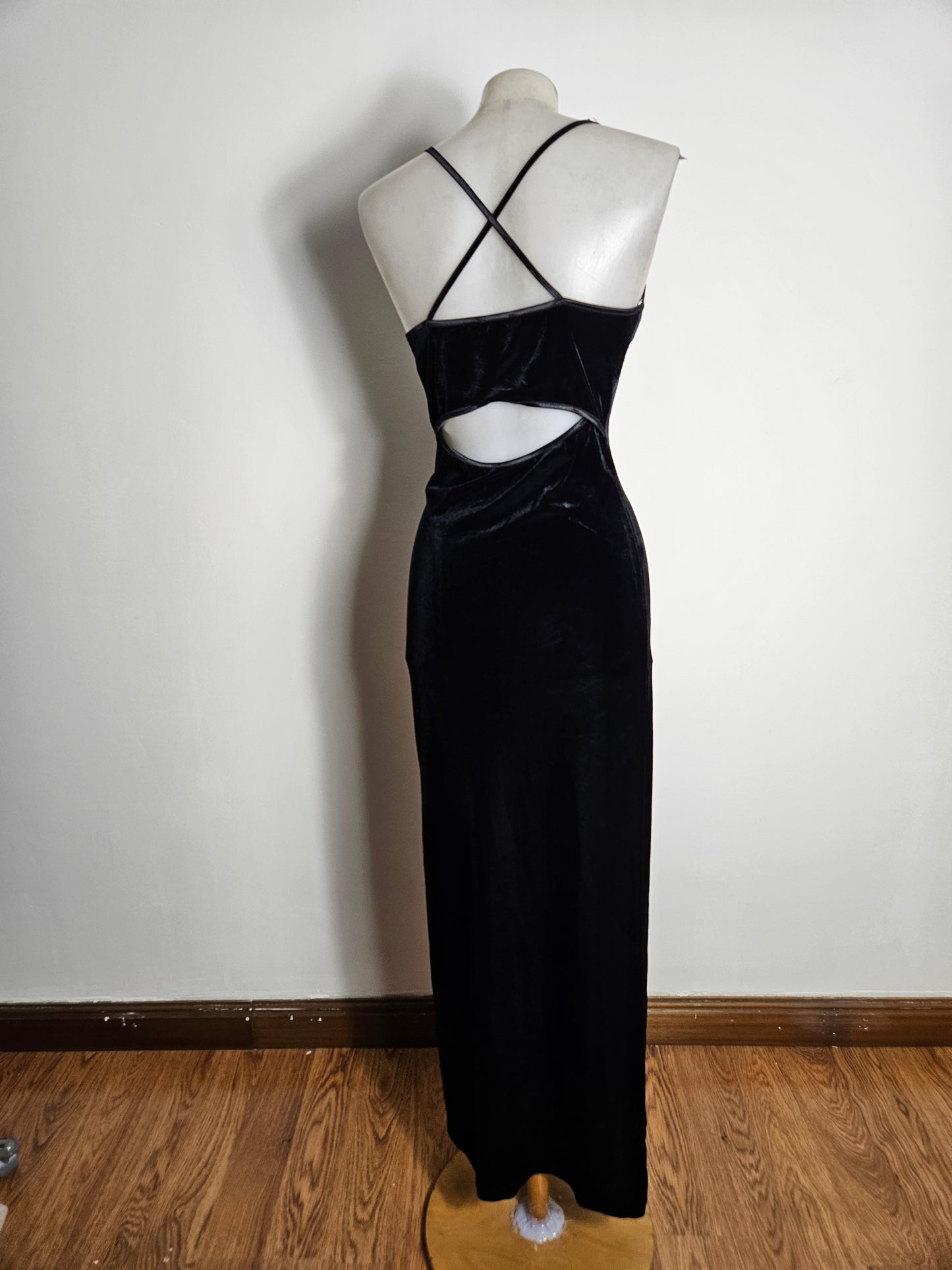 Maxivestido de terciopelo liso negro