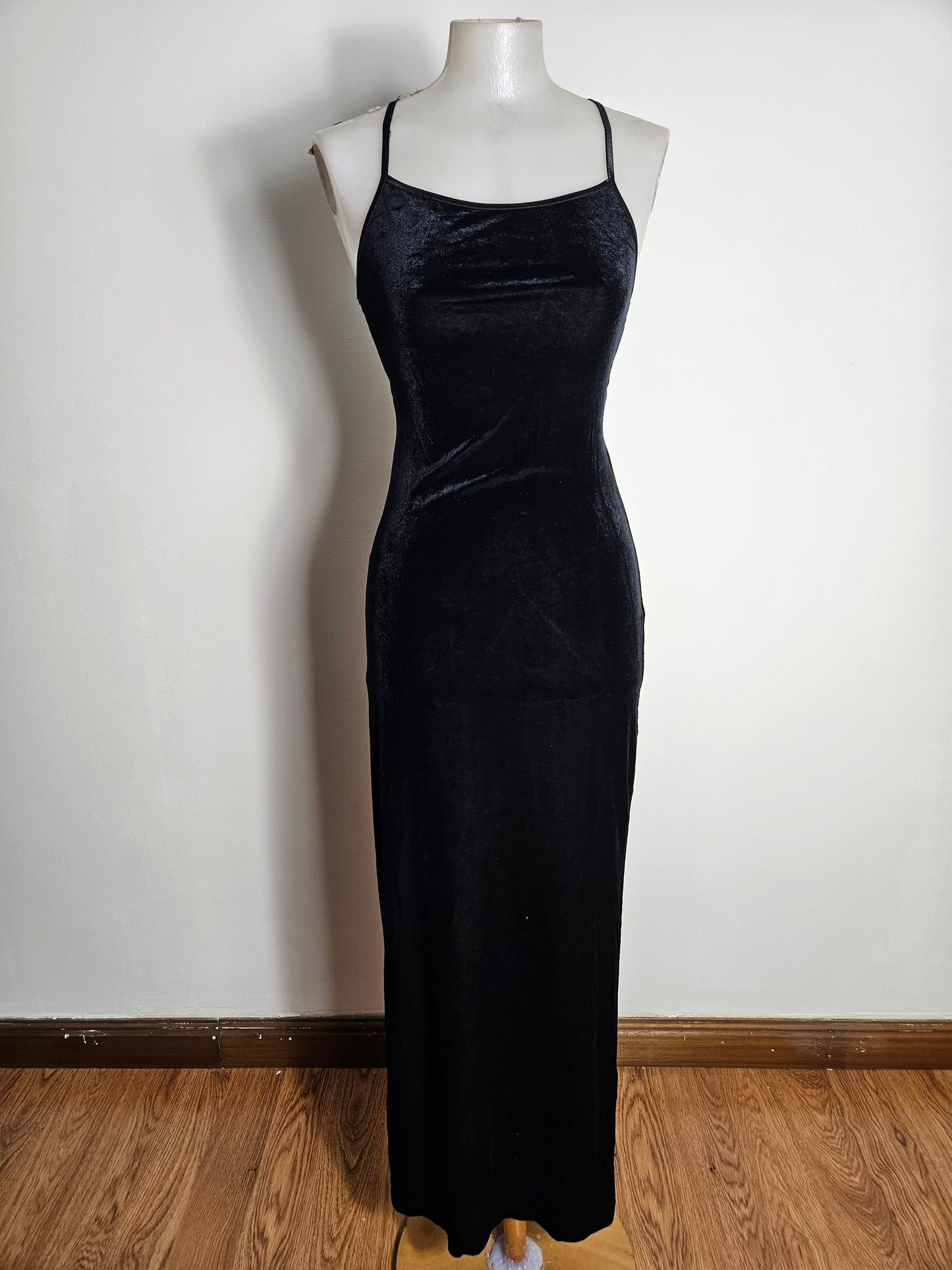 Maxivestido de terciopelo liso negro