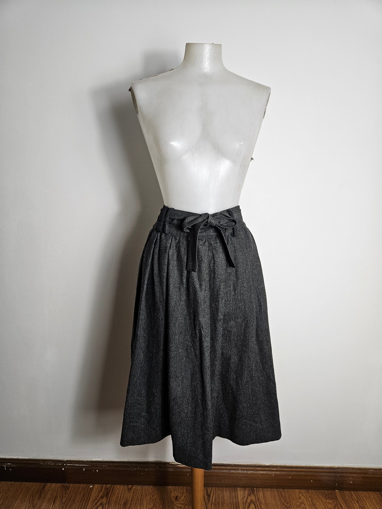 Jupe évasée grise