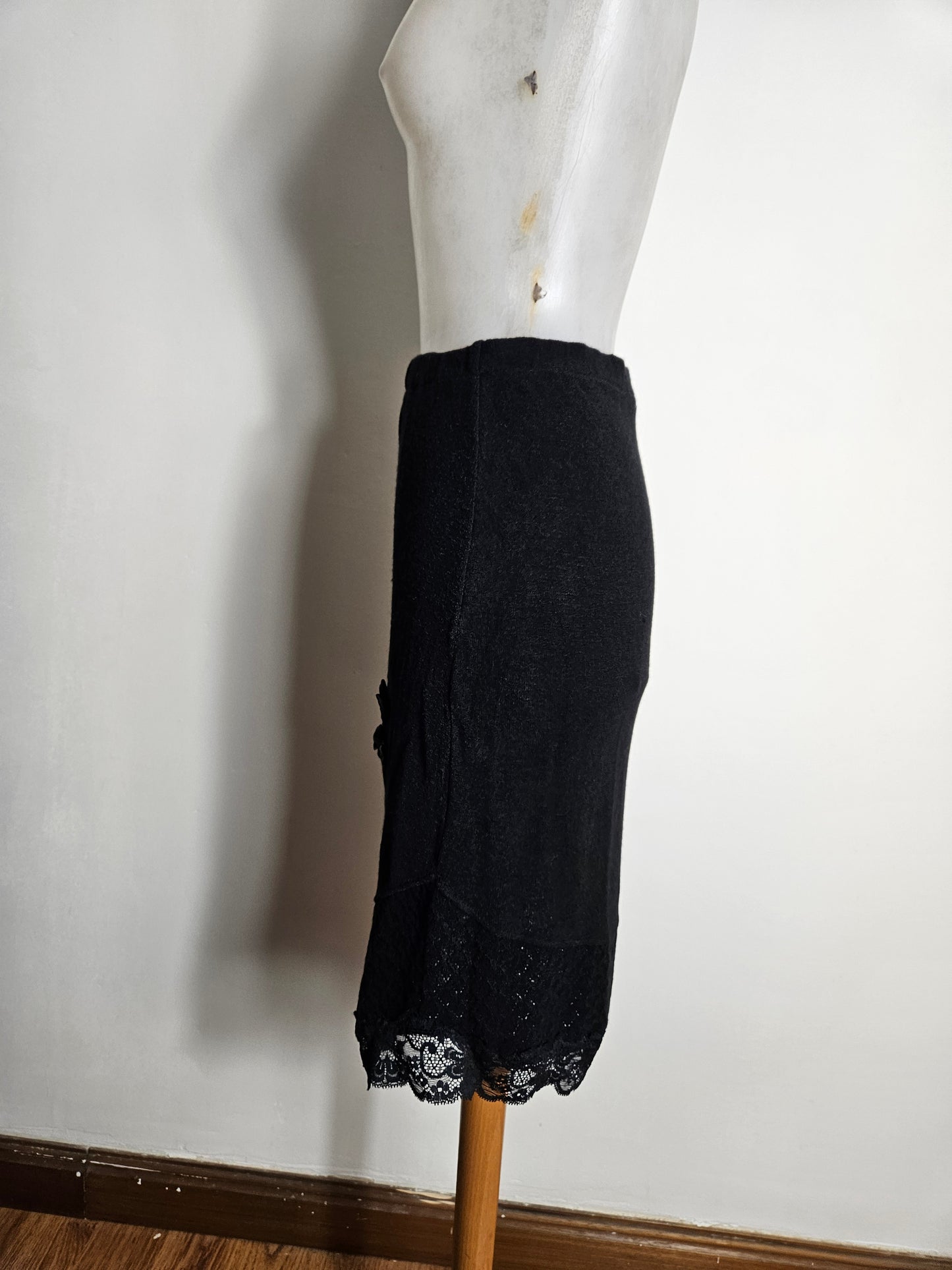 Black skirt with bow details