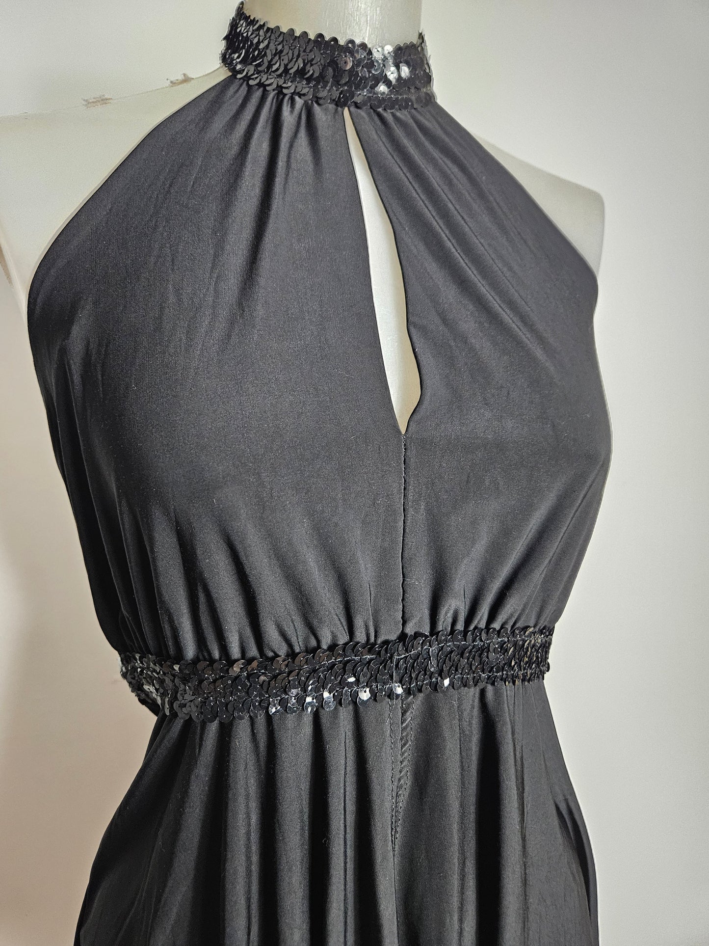 Haut dos nu détails strass