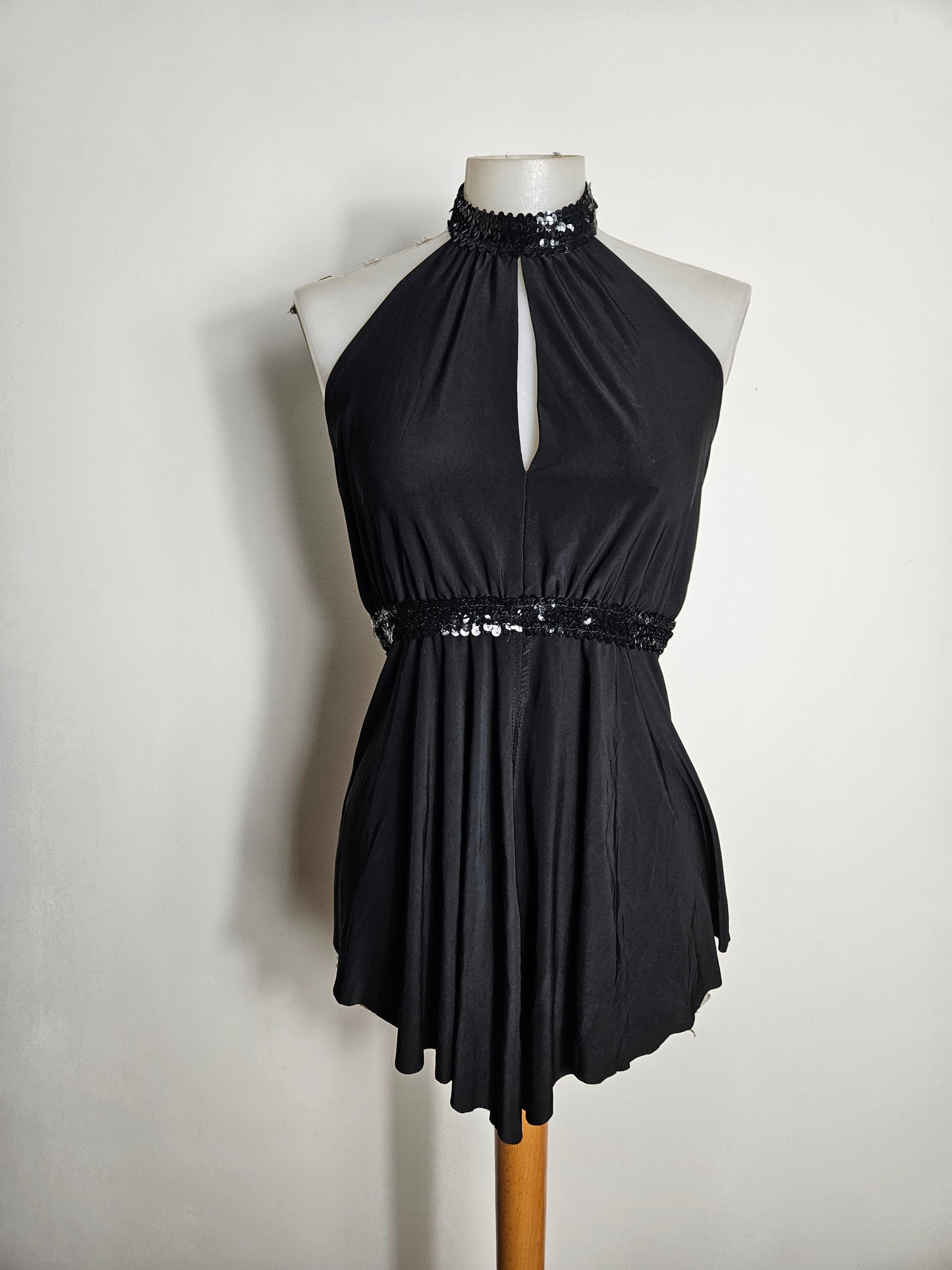 Haut dos nu détails strass