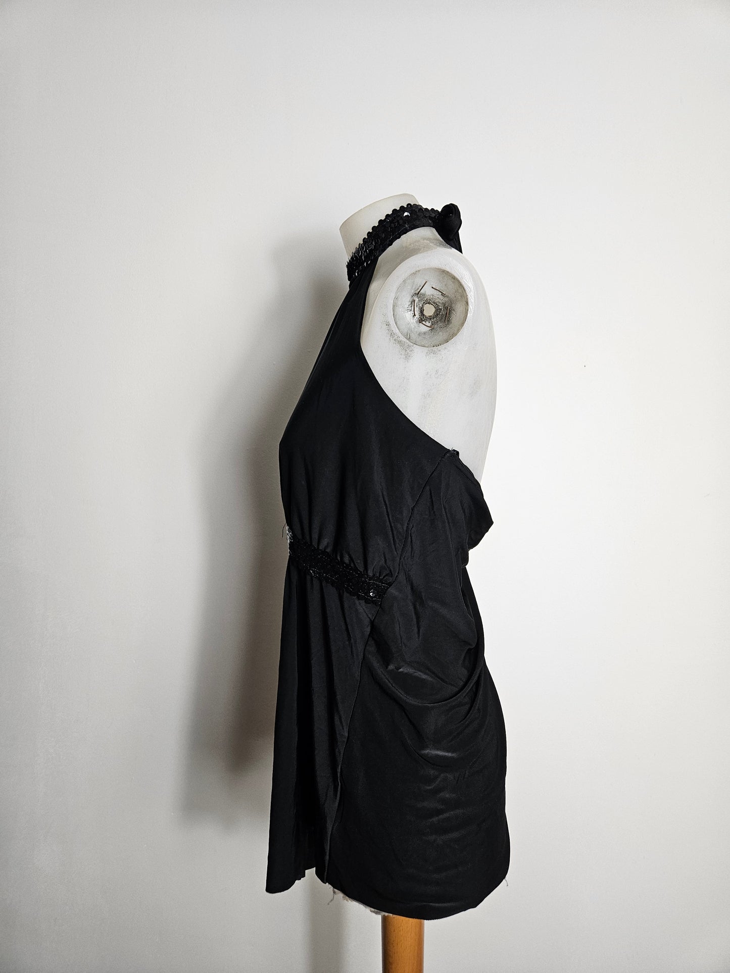 Haut dos nu détails strass