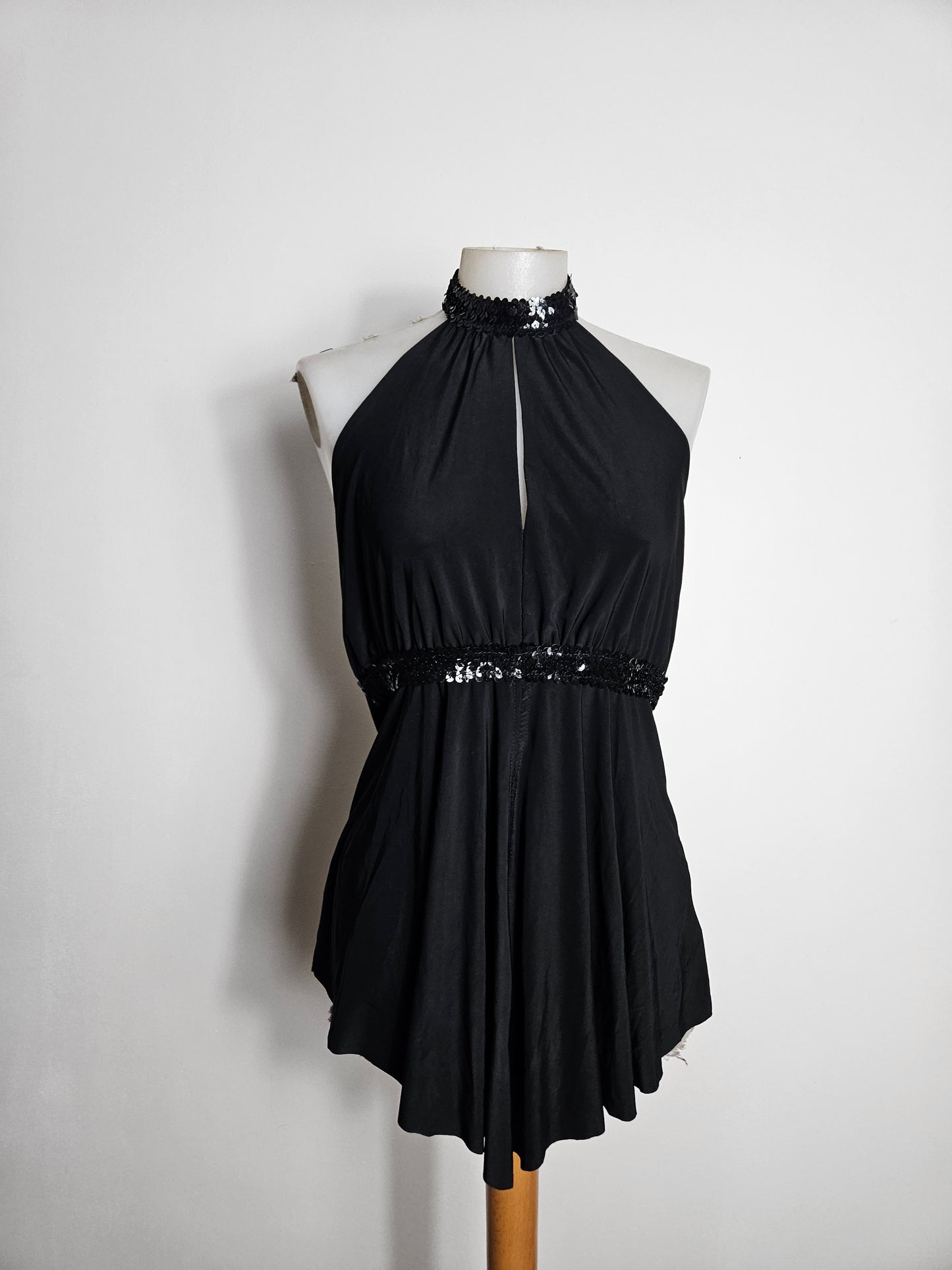 Haut dos nu détails strass