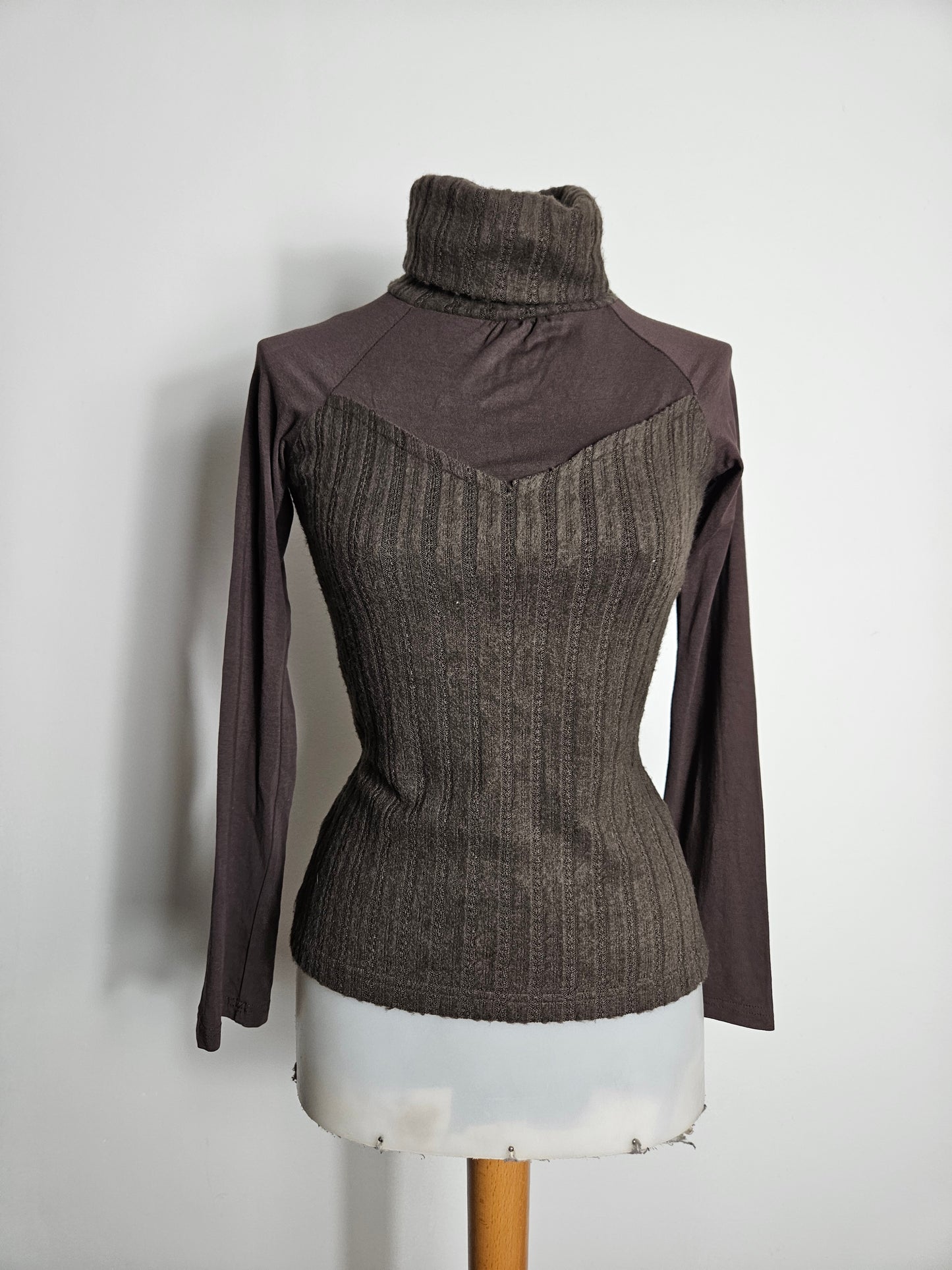 Pull moulant bi matière