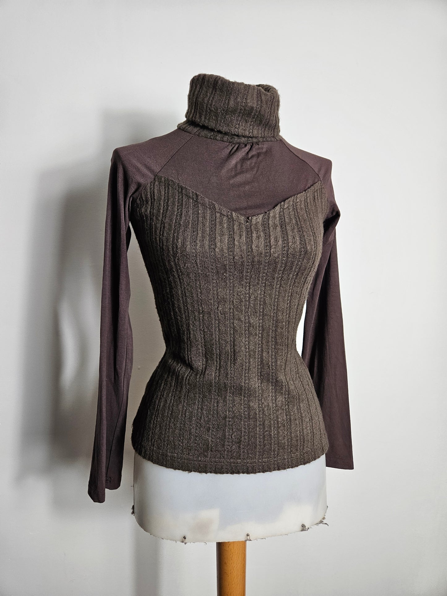 Pull moulant bi matière