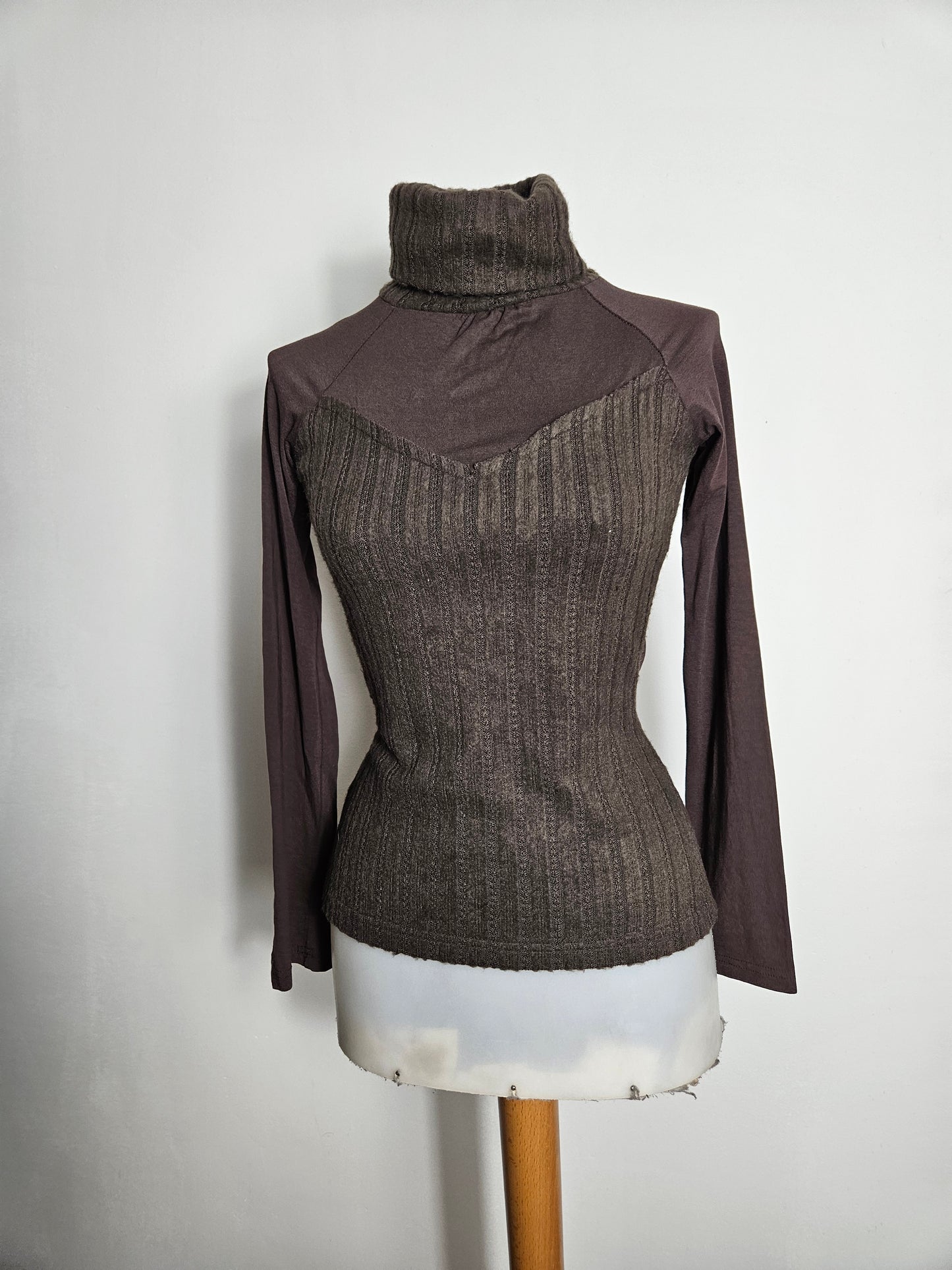 Pull moulant bi matière