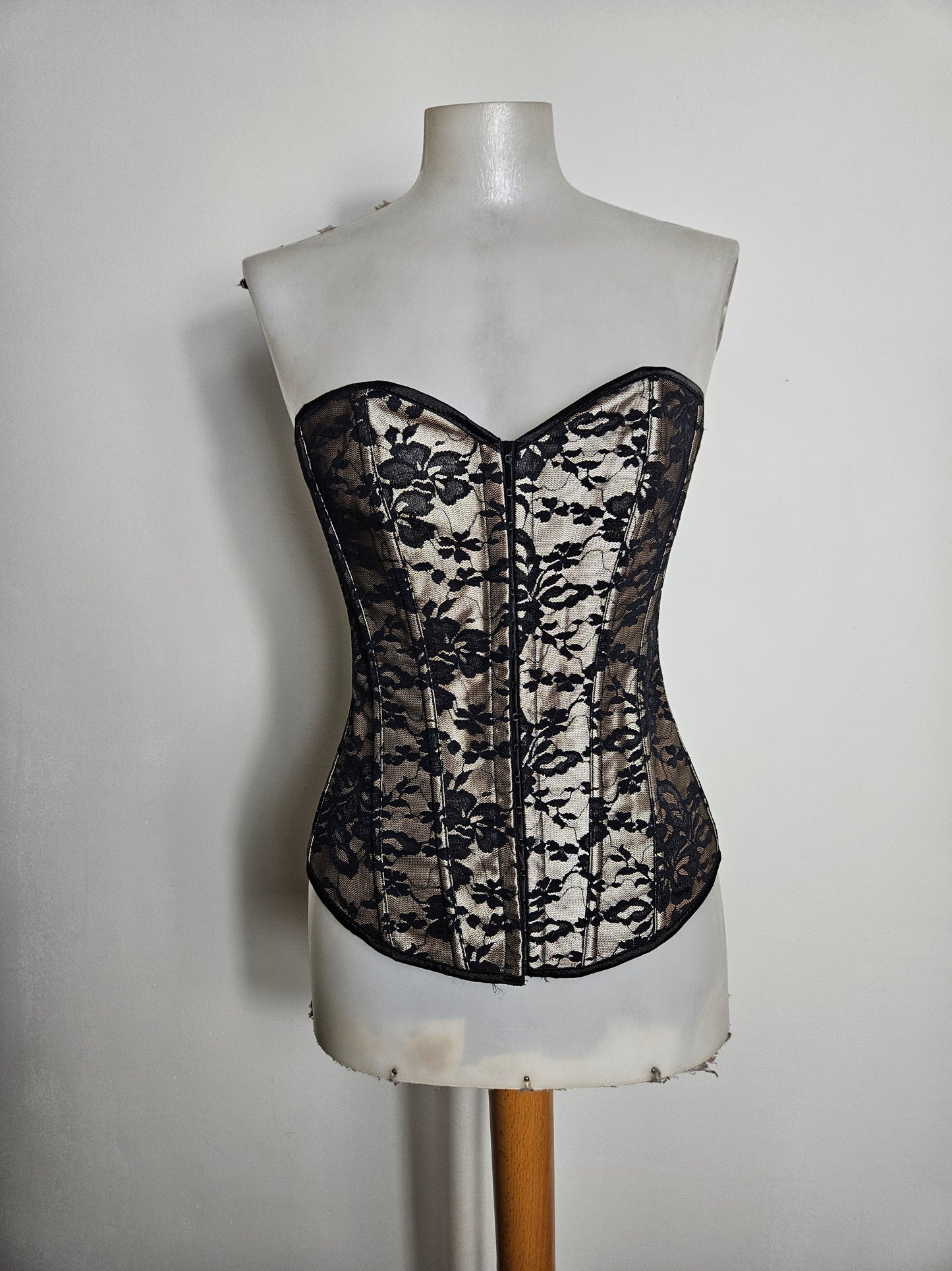 Bustier corset noir et crème