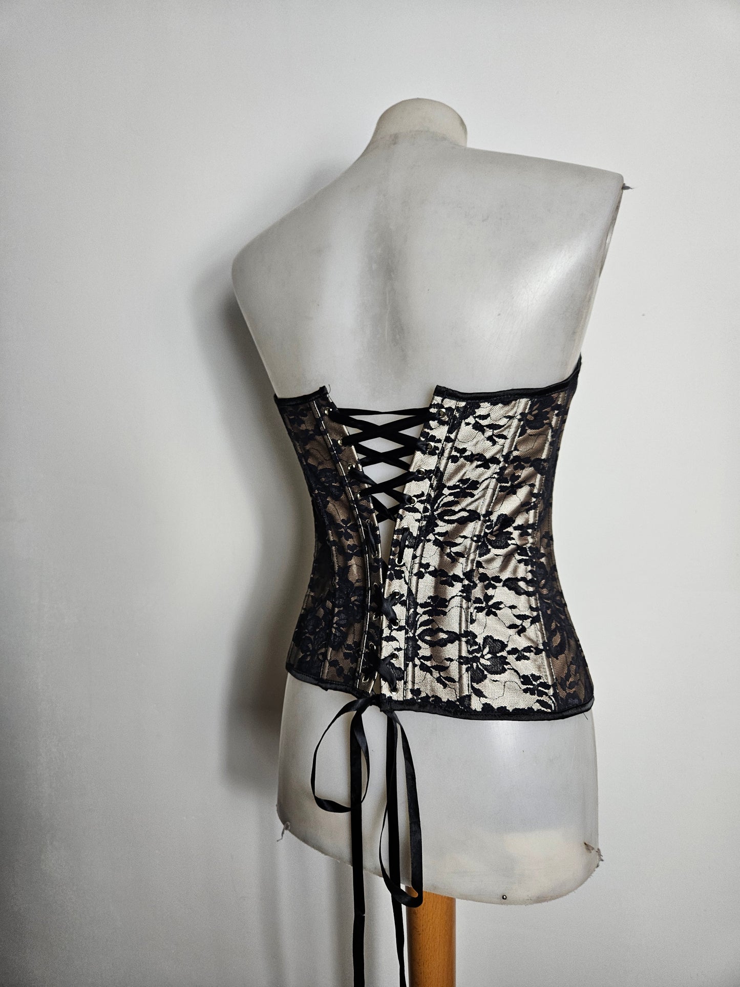 Bustier corset noir et crème