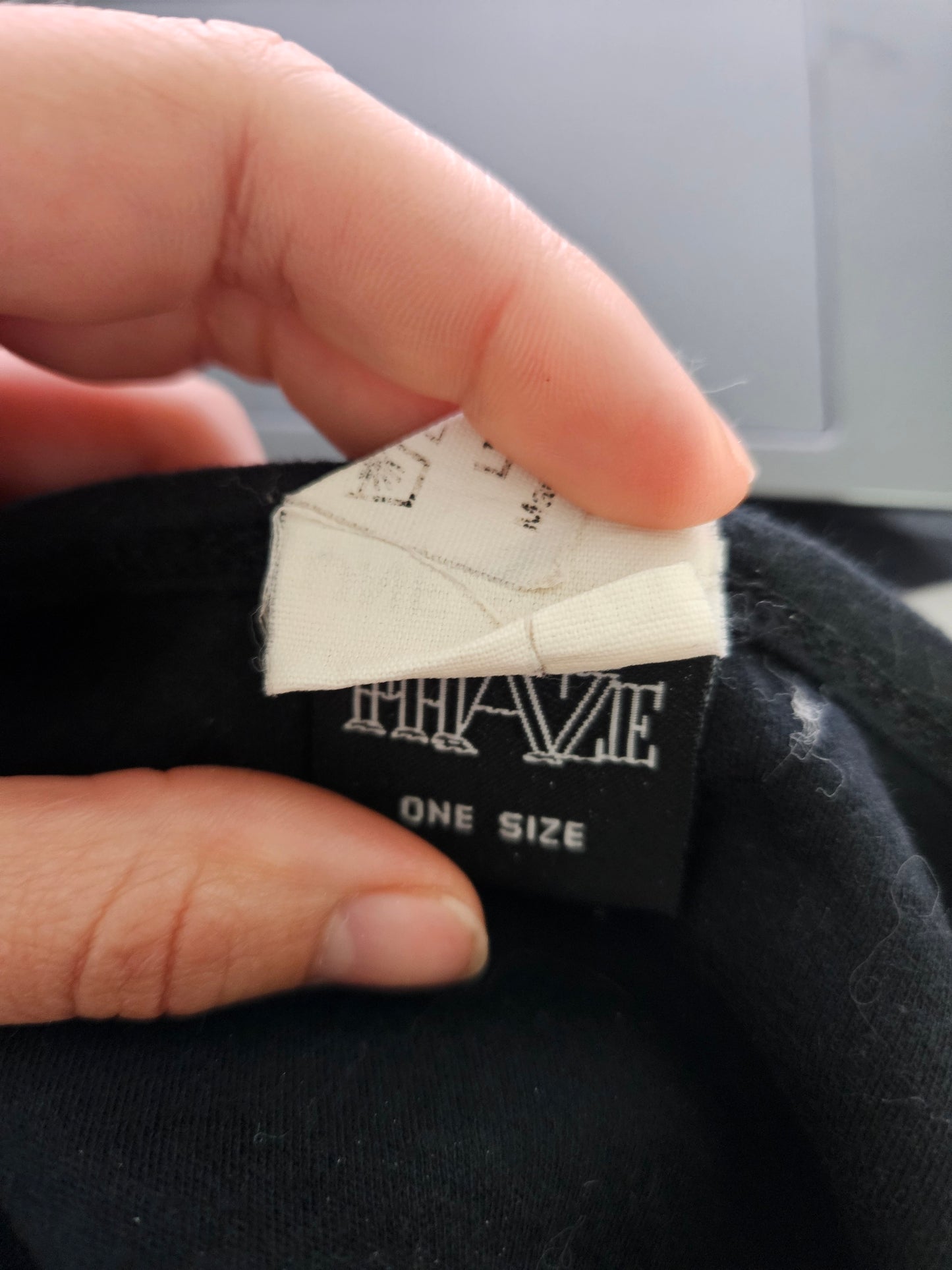 Black top with lace details Phaze