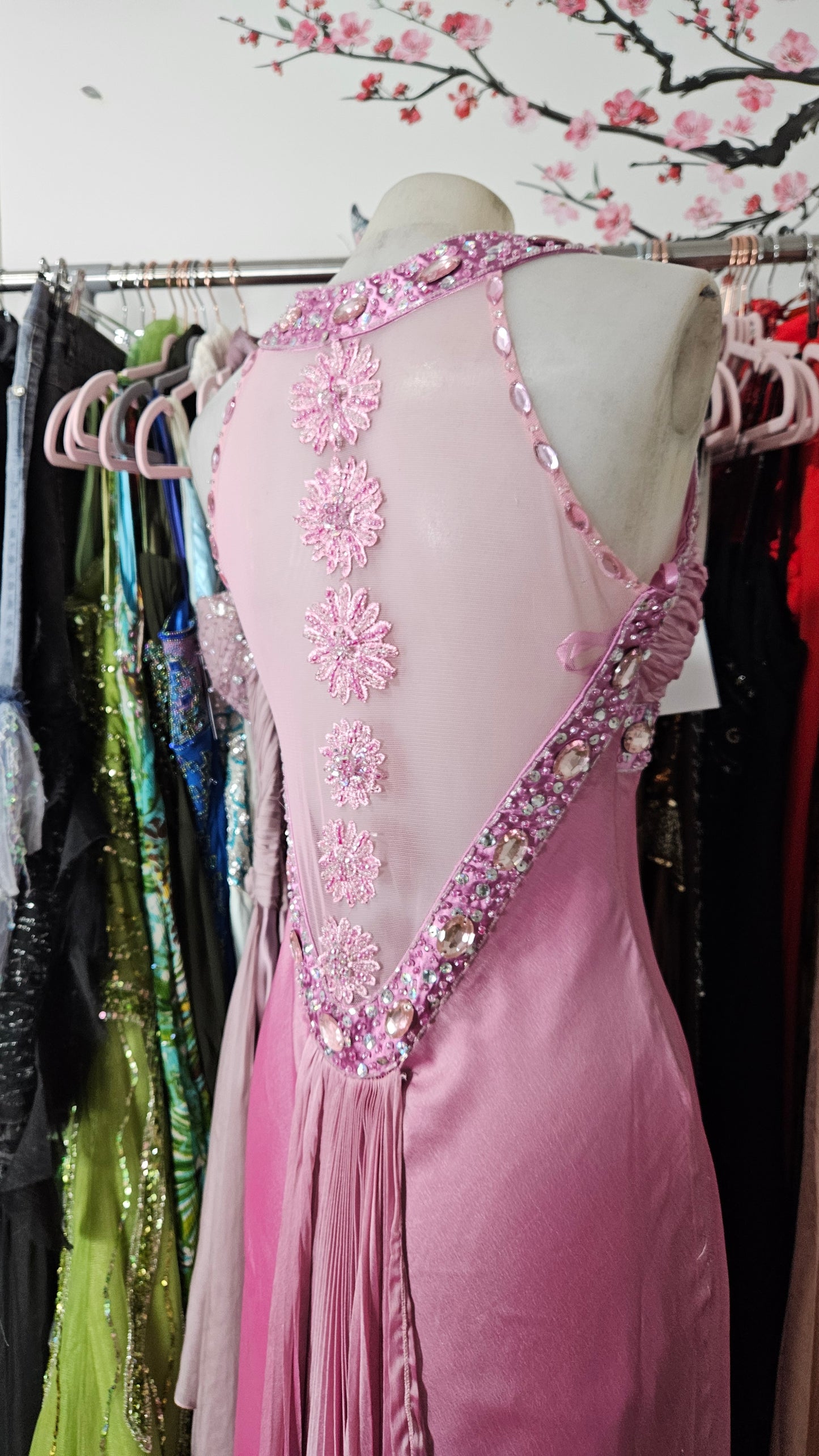 Long pink backless dress