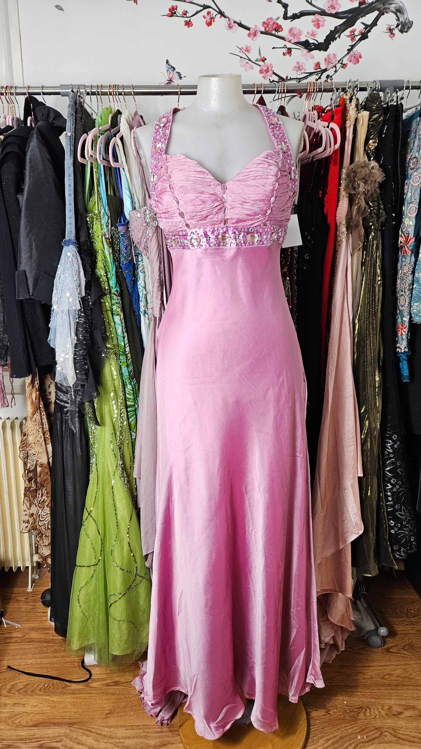 Long pink backless dress