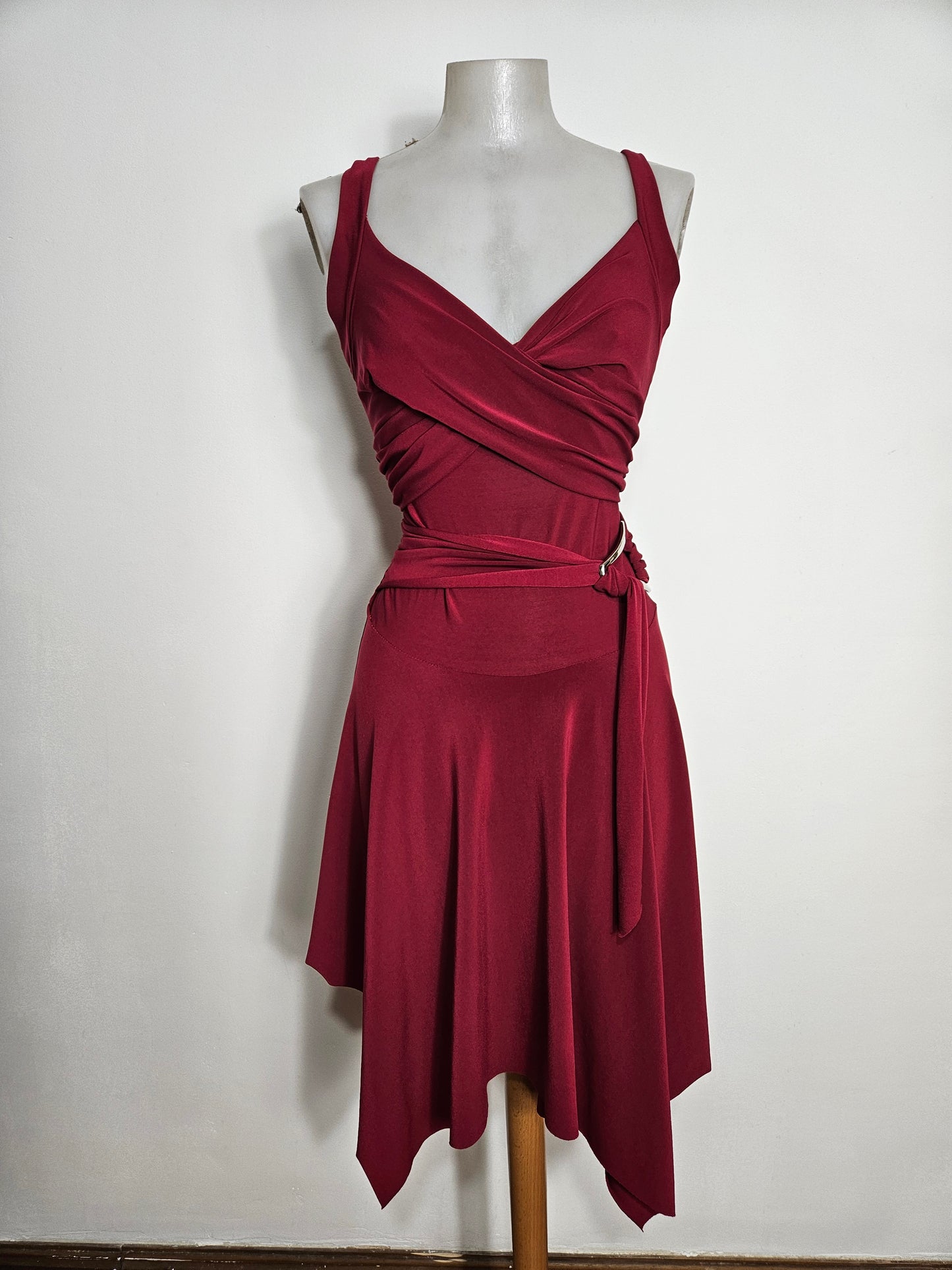 Robe drapée bordeau