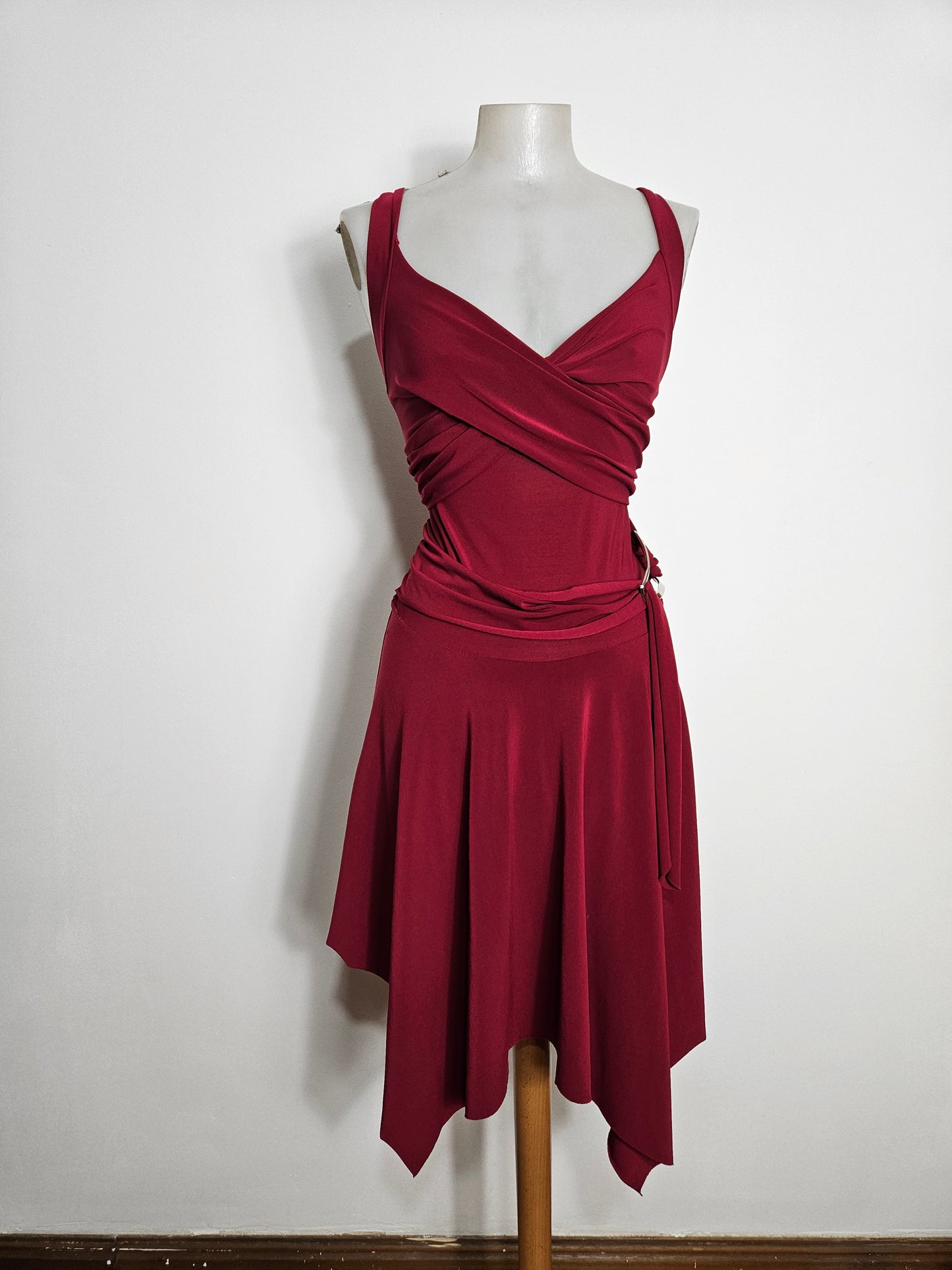 Robe drapée bordeau