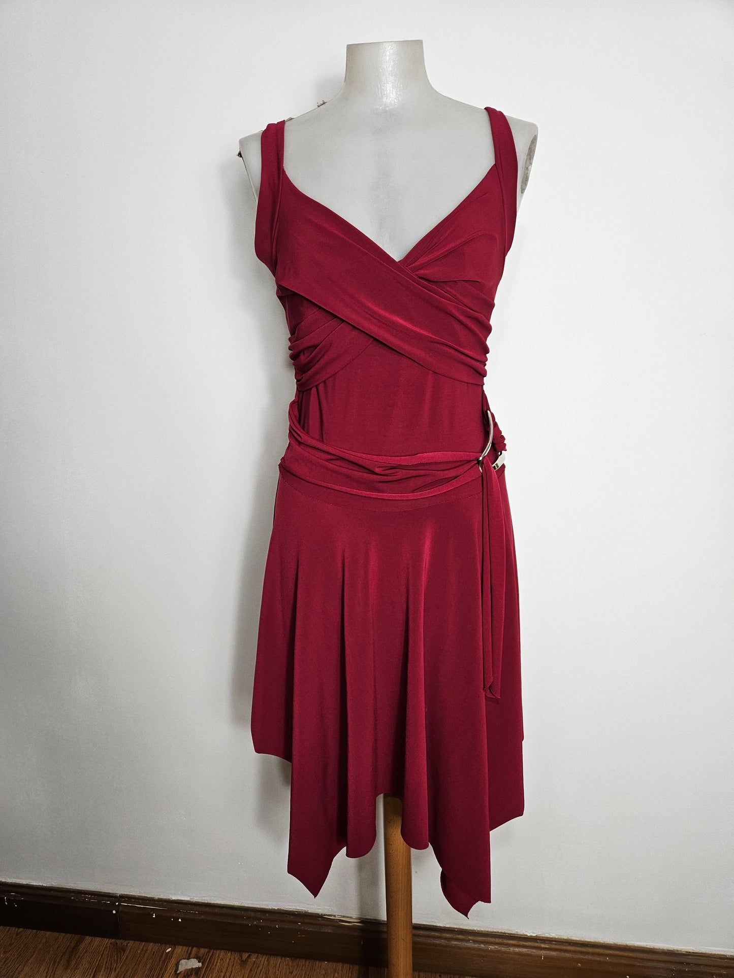 Robe drapée bordeau