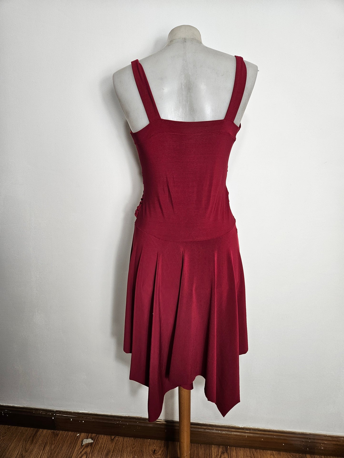 Robe drapée bordeau
