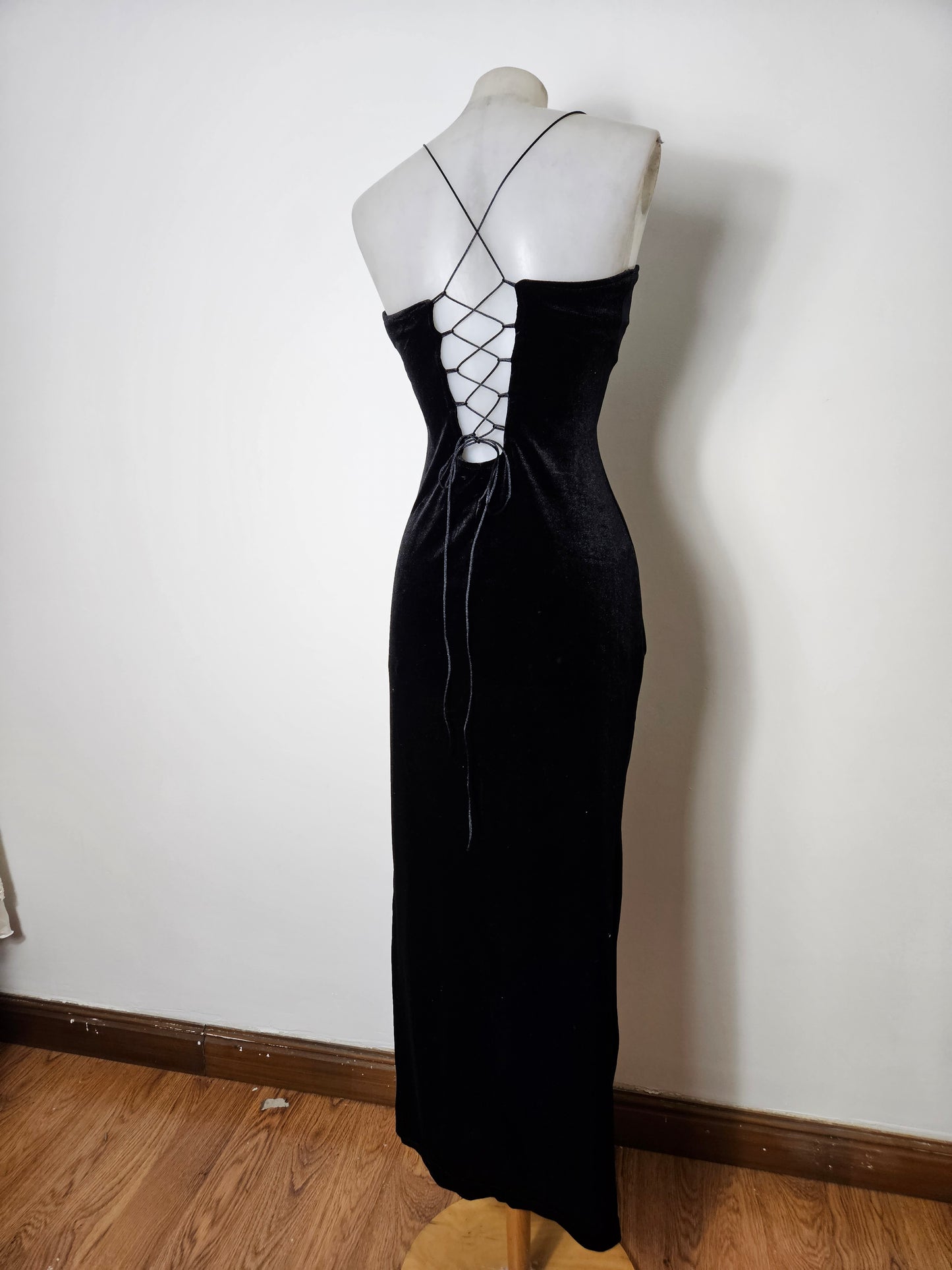 Black velvet backless dress