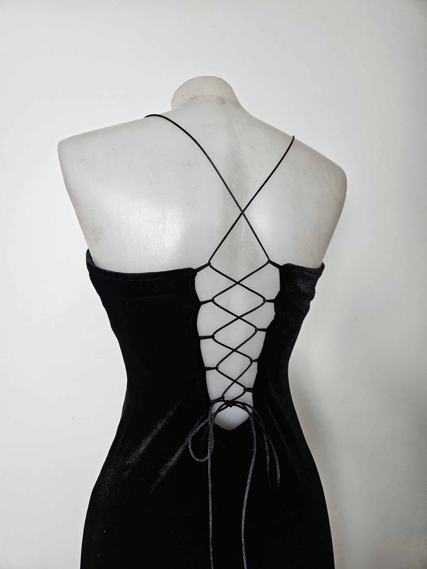 Black velvet backless dress