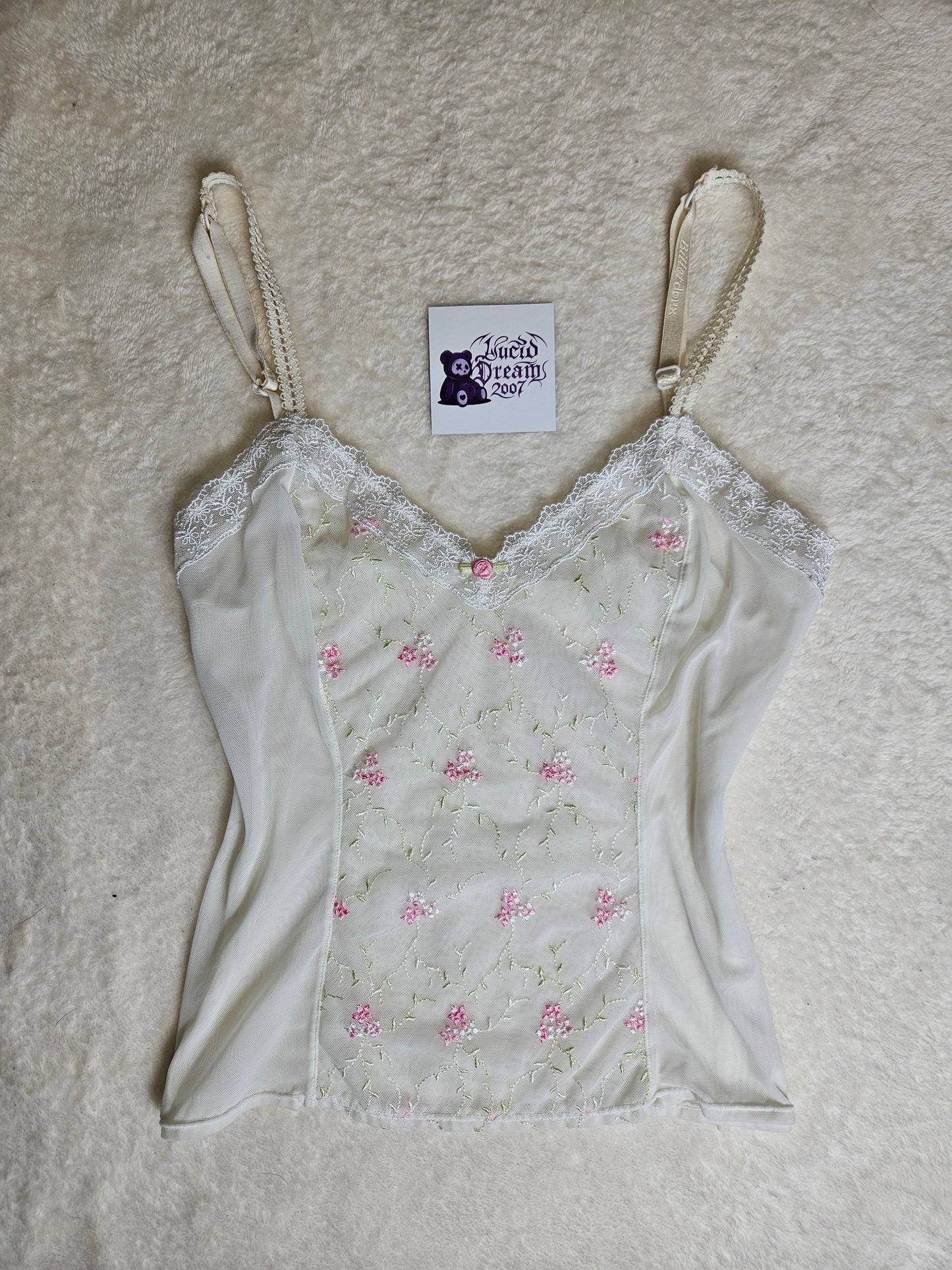 Haut en voile blanc détails fleurs