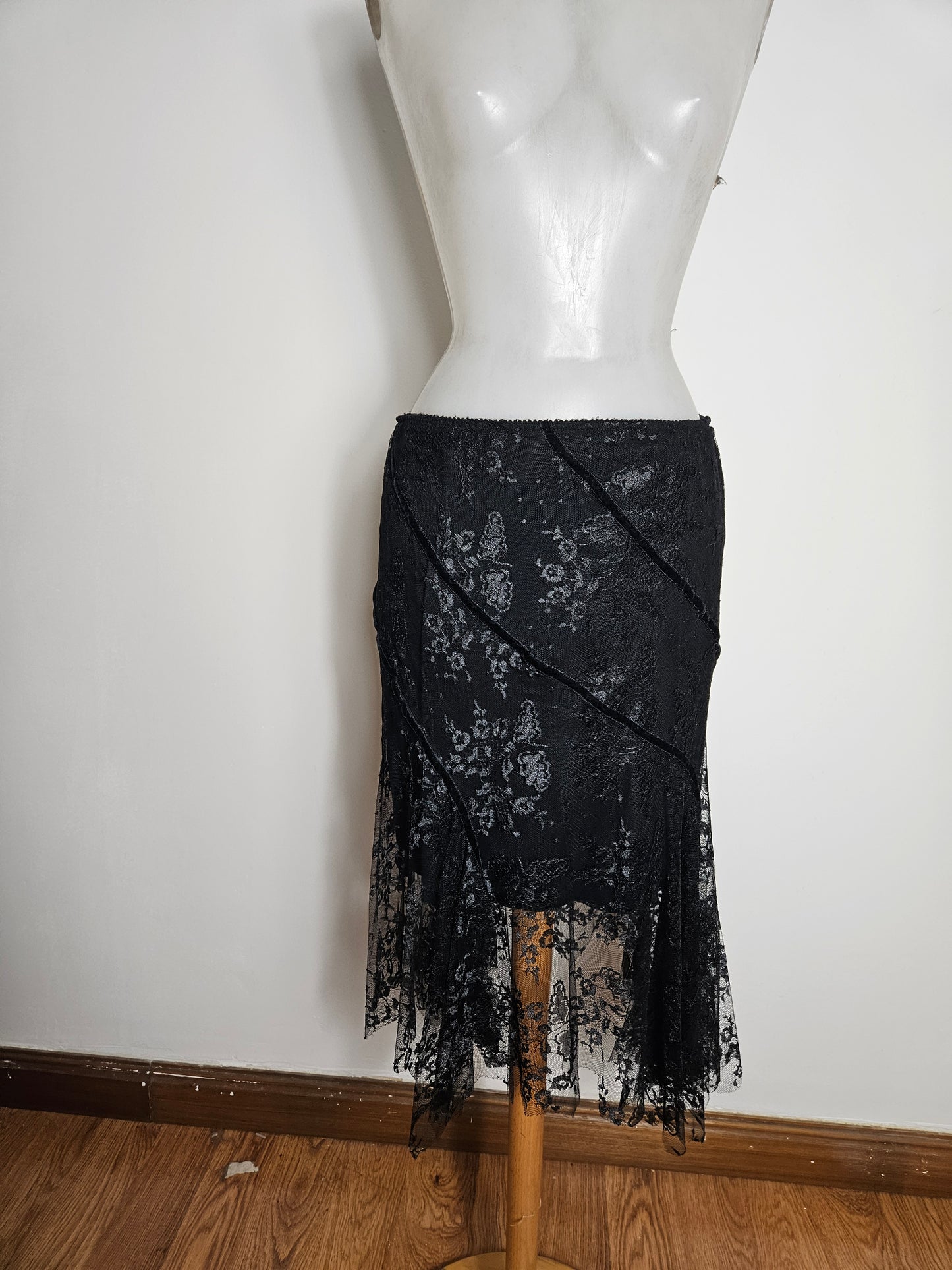 black lace skirt