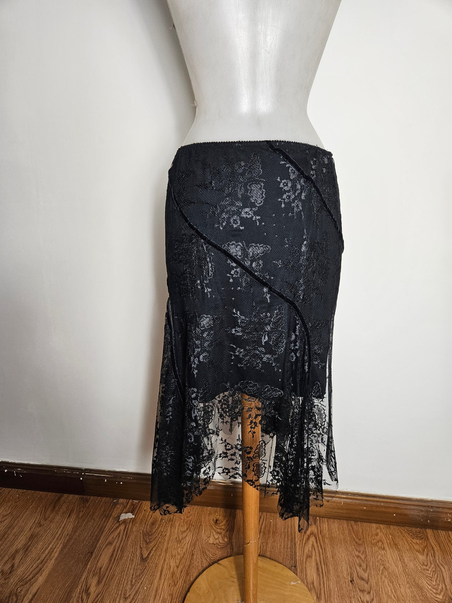 black lace skirt