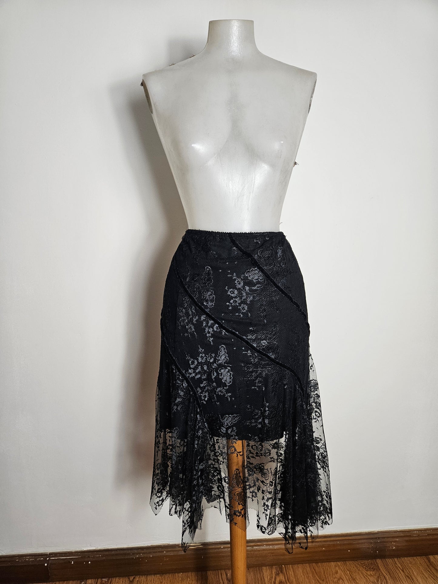 black lace skirt