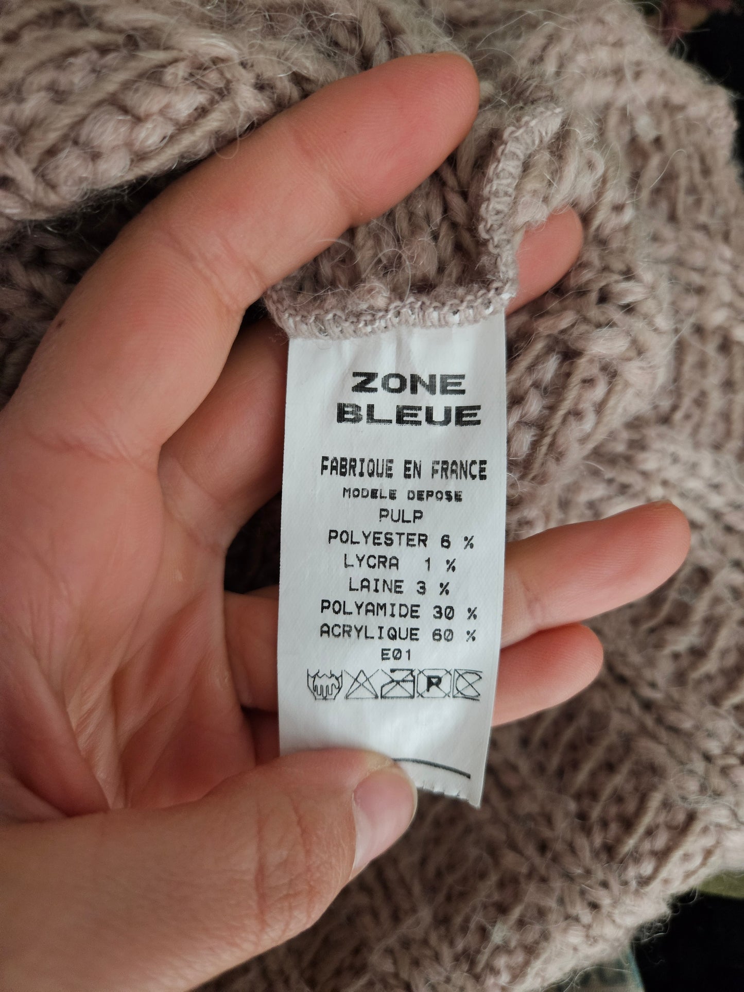 Pull asymétrique Zone Bleue