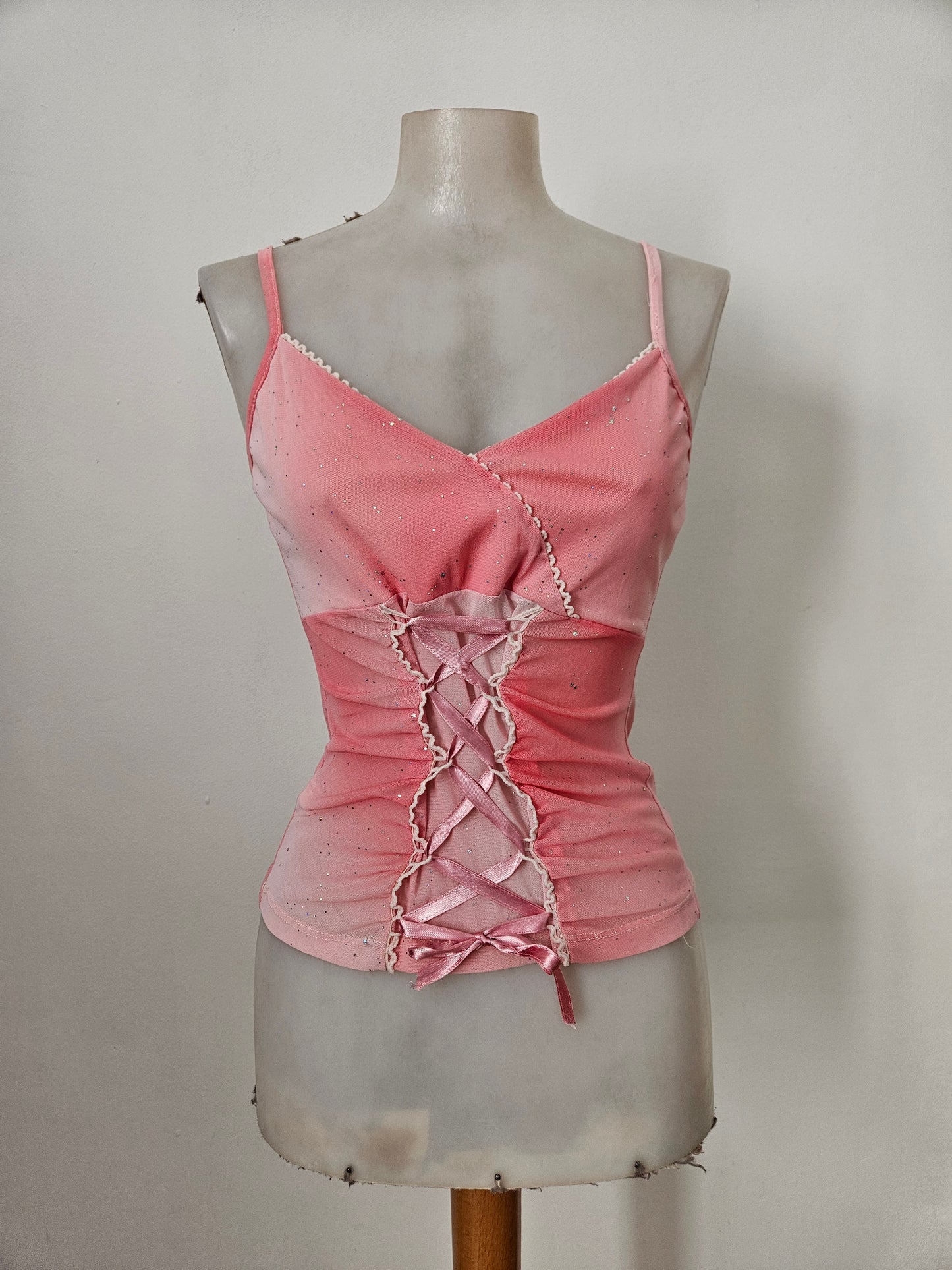 Haut en voile à laçage