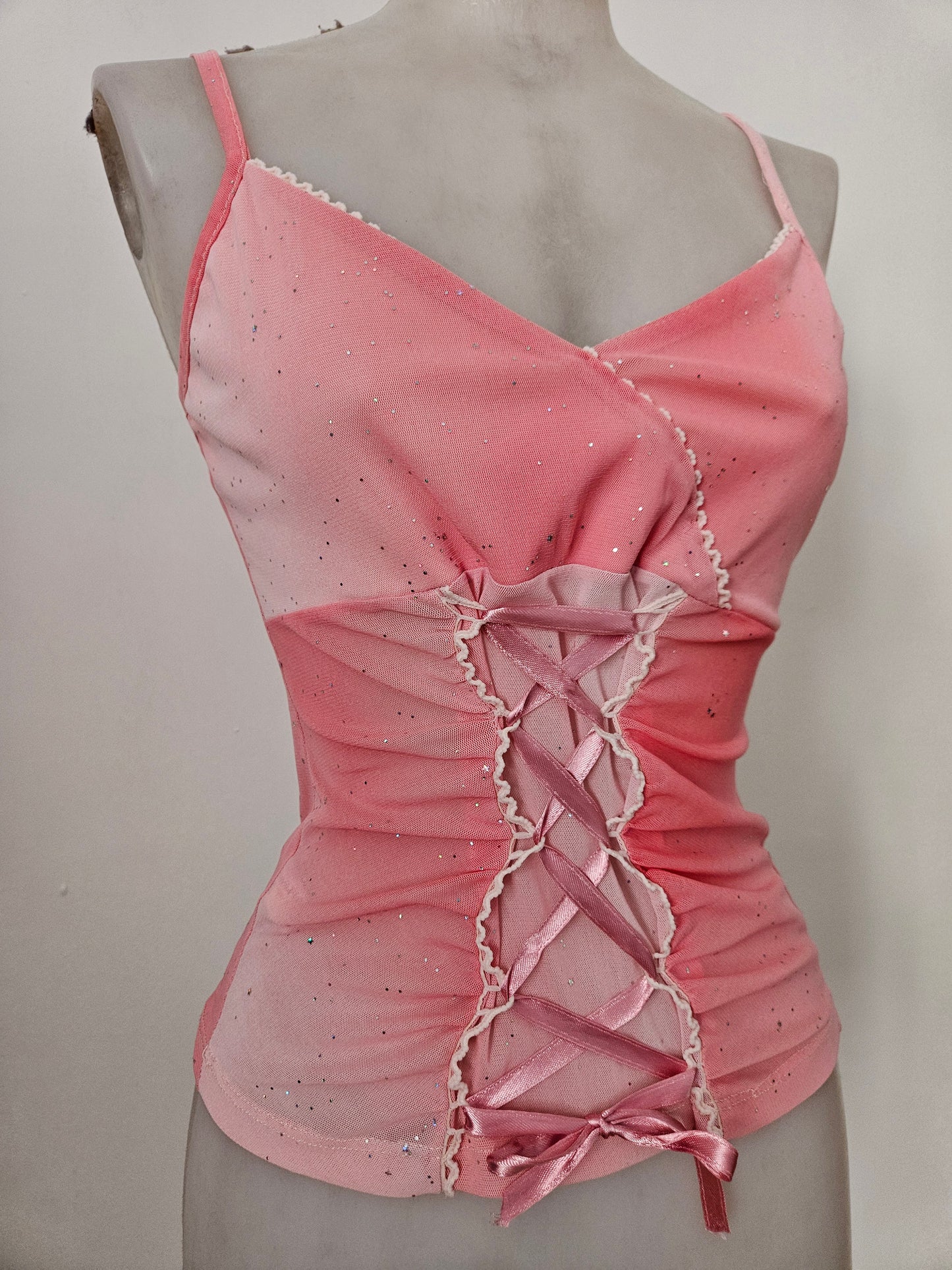 Haut en voile à laçage