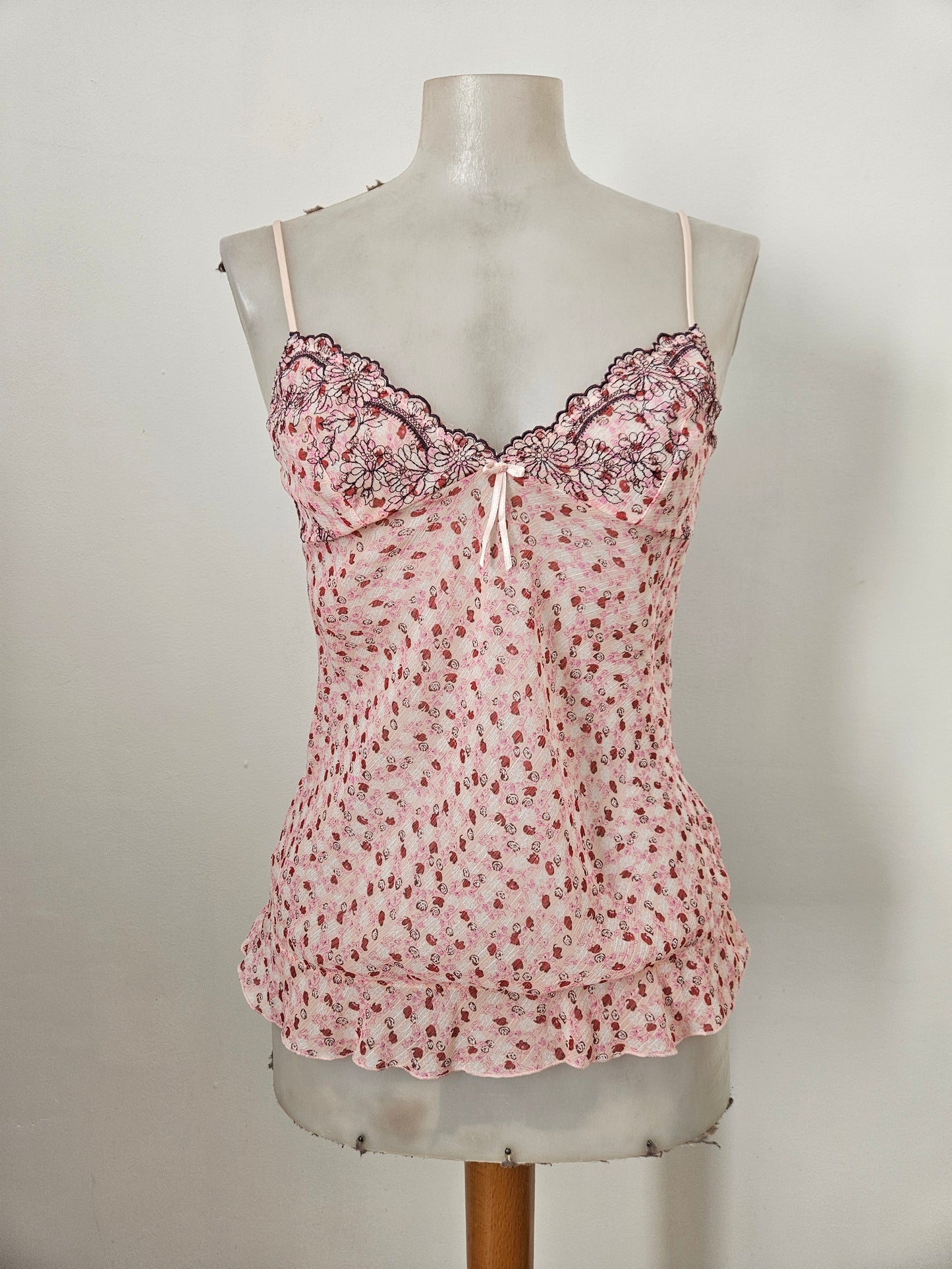 Haut en voile fleuri