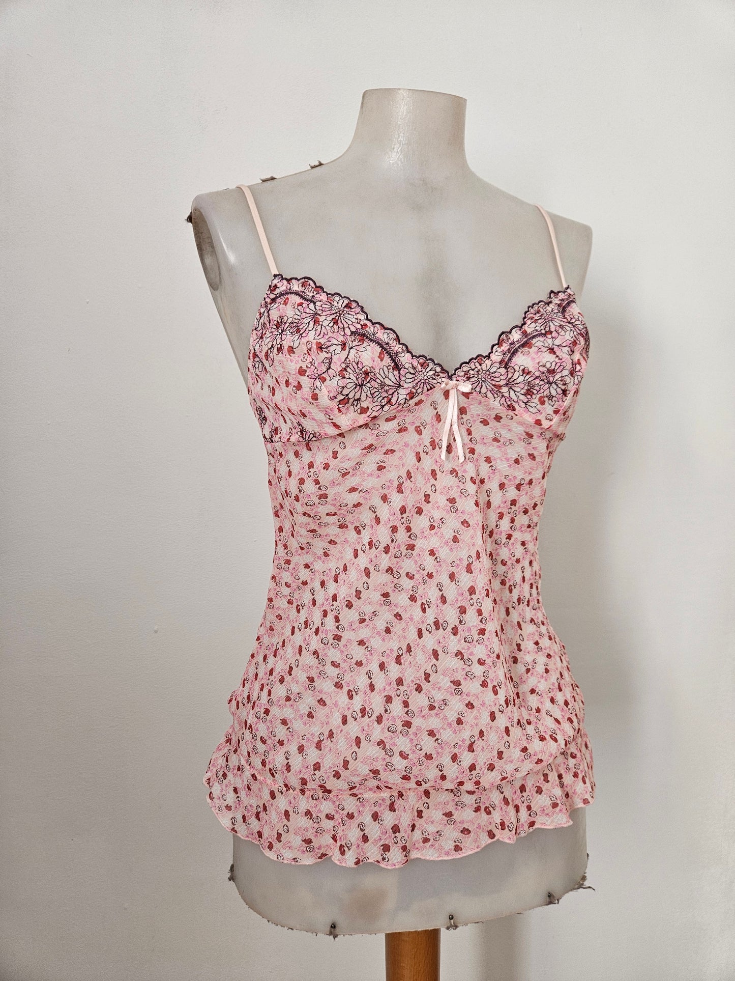 Haut en voile fleuri