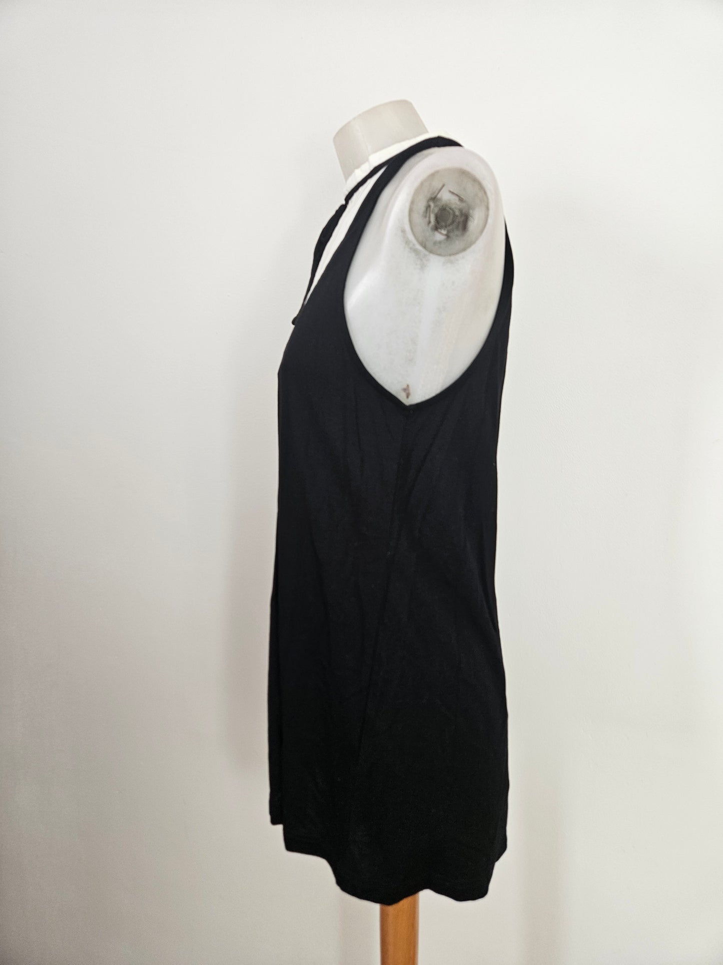 Haut noir et blanc col montant